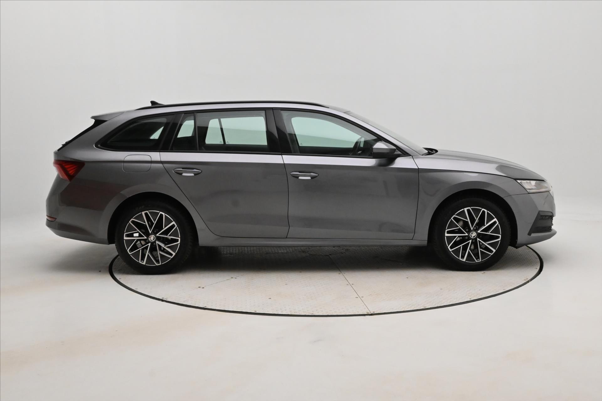 Main photo of the car Skoda Octavia 2.0 TDI 110kW DSG NAVIGATION Warranty up to 5 years (5)