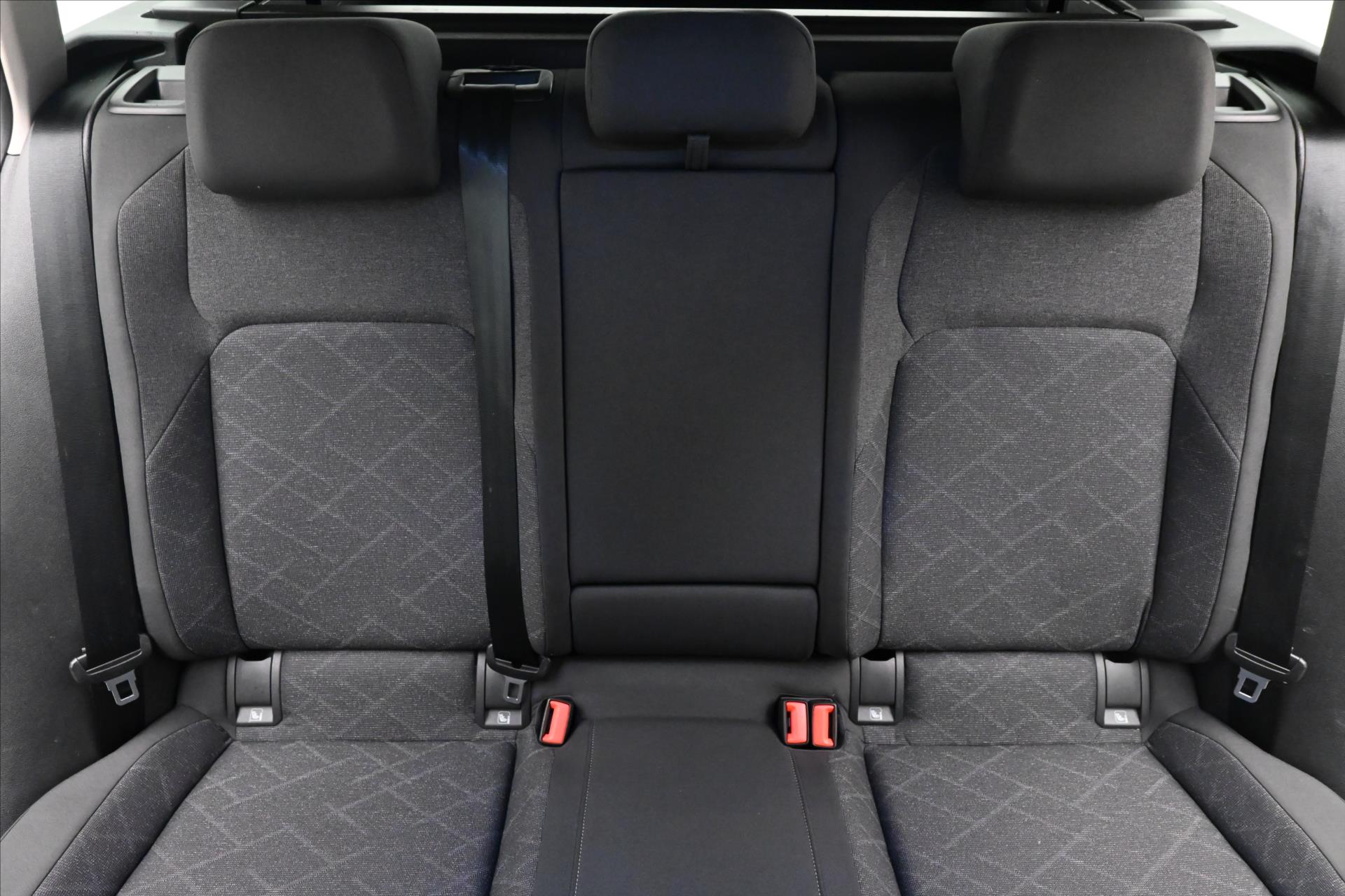 Hlavní fotografie vozu Volkswagen Golf 2,0 TDI 85 kW DSG Life Záruka až 5 let (27)