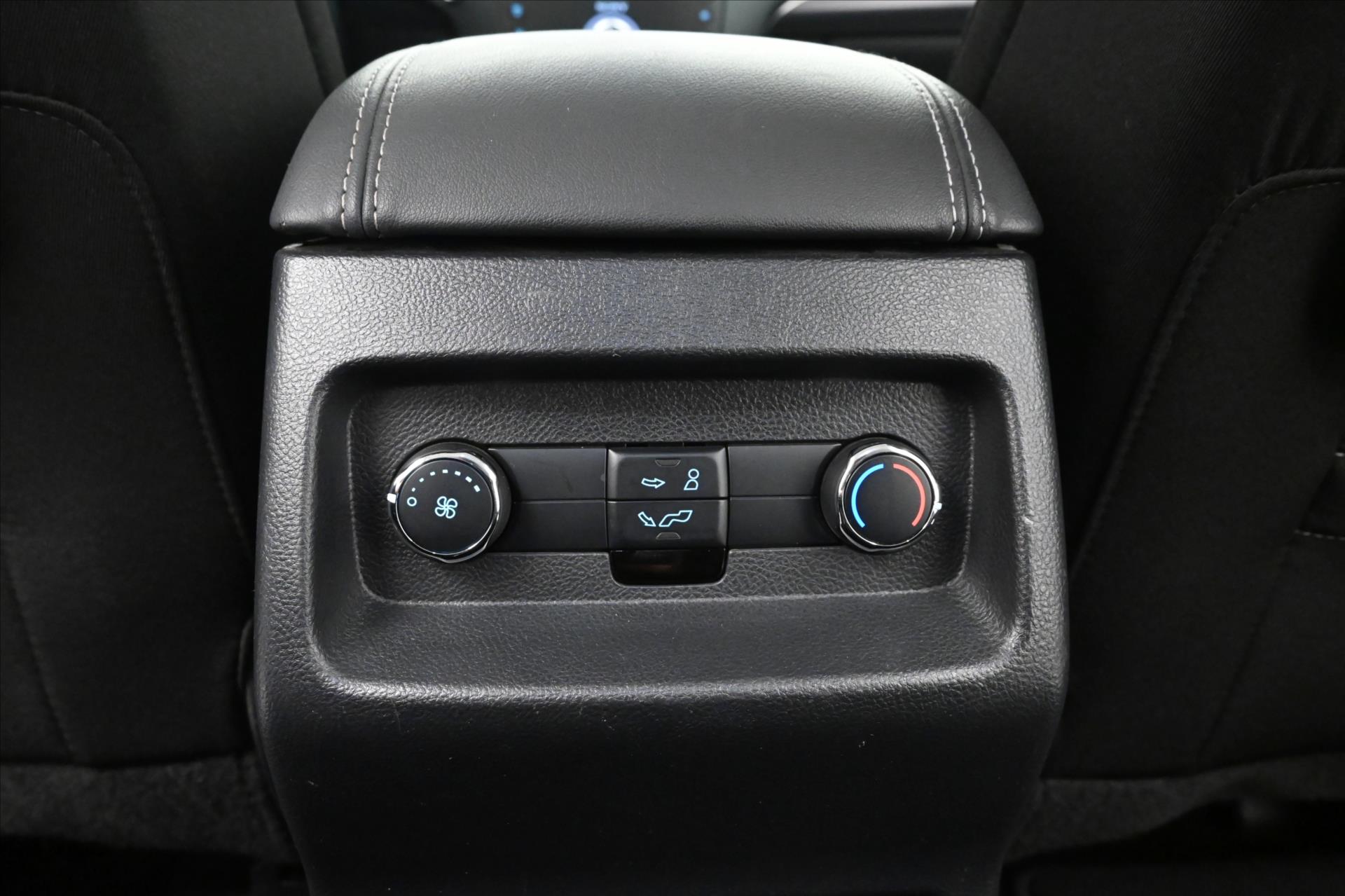 Hlavní fotografie vozu Ford Galaxy 2,0 EcoBlue 140 kW AT8 Titanium 7míst Záruka až 5 let (22)
