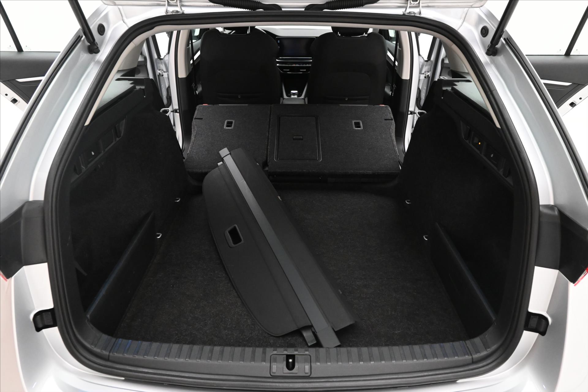 Hlavní fotografie vozu Škoda Octavia 2,0 TDI 110kW DSG Style Záruka až 5 let (11)