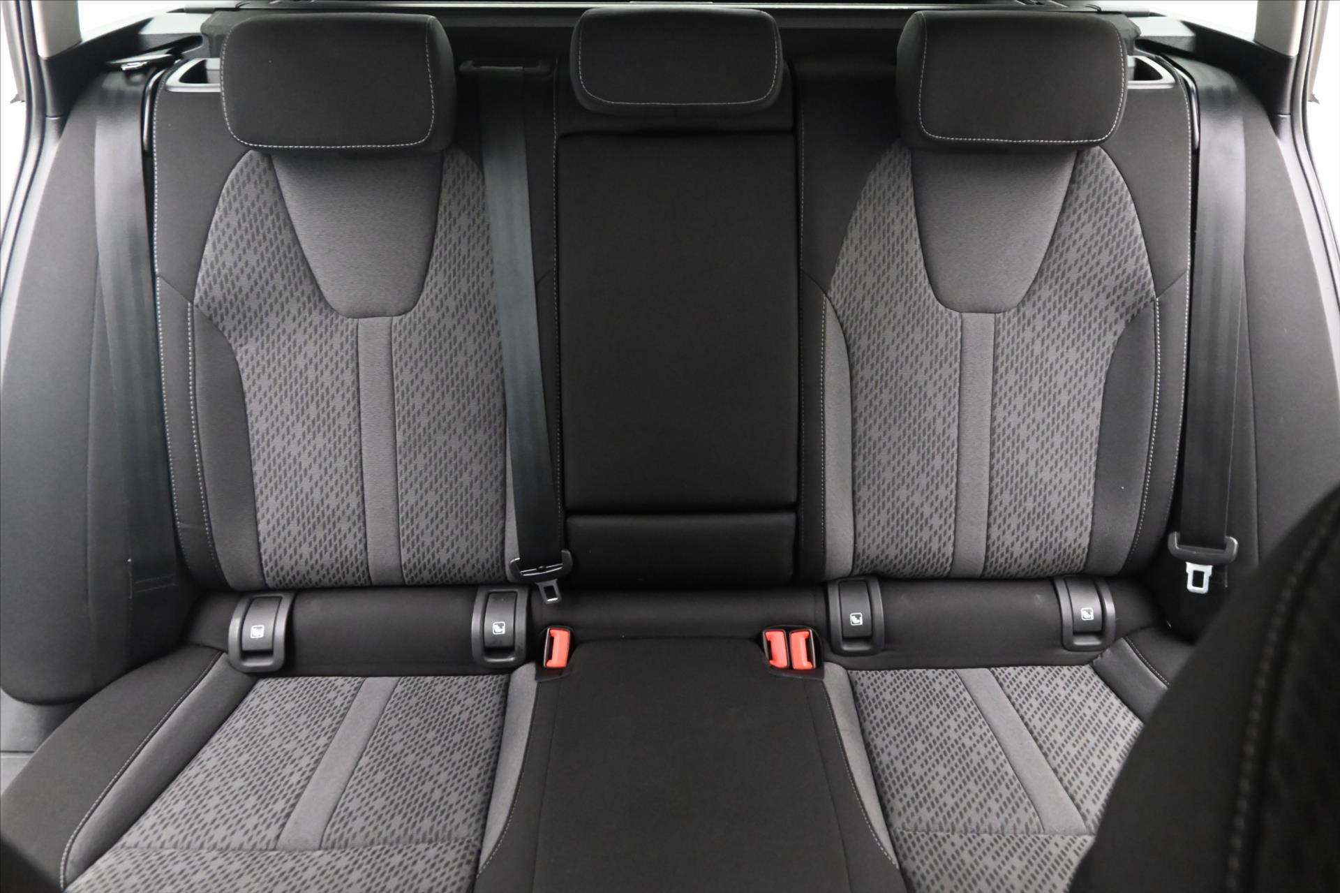 Hlavní fotografie vozu Škoda Octavia 2,0 TDI 110kW DSG Style Záruka až 5 let (28)