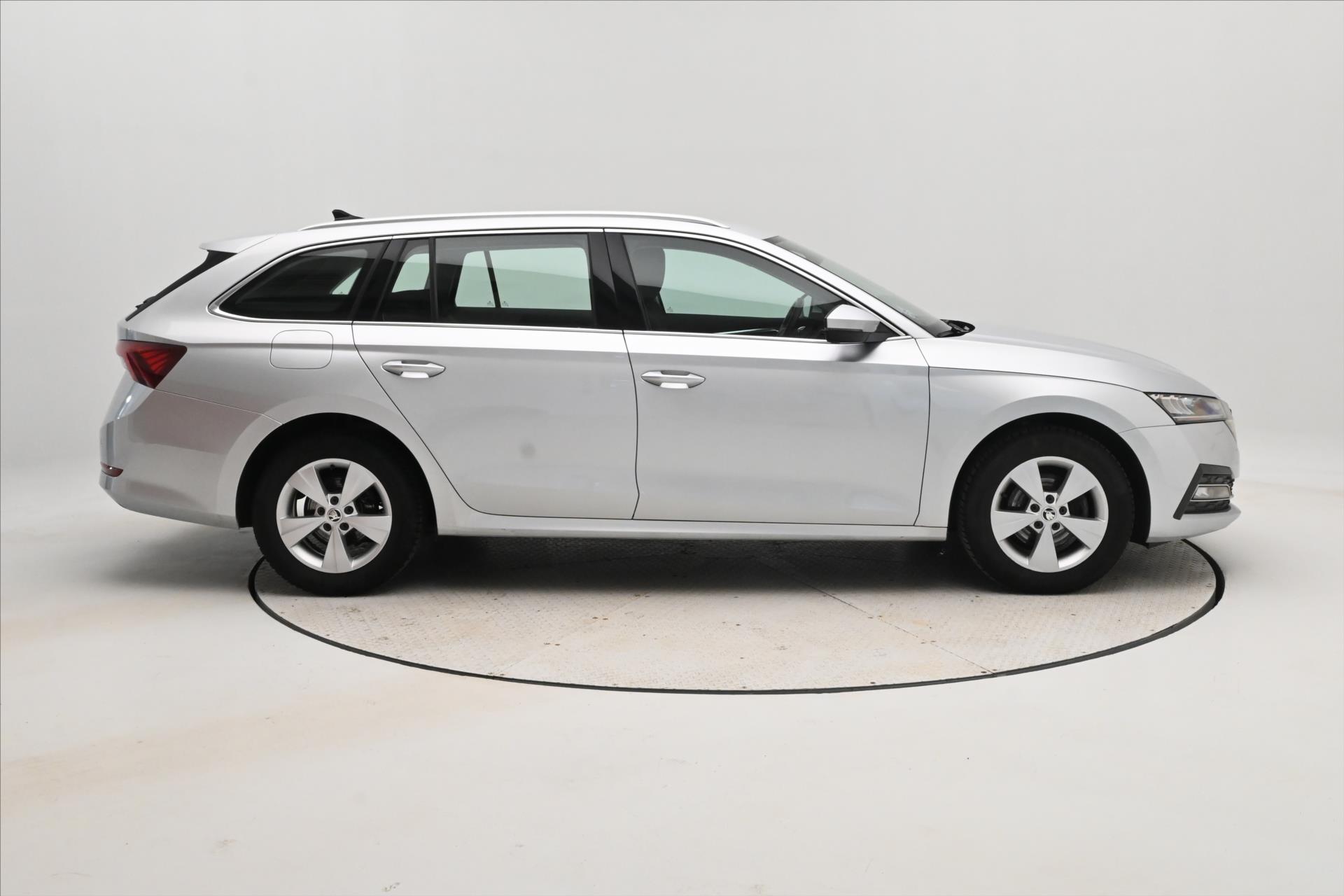 Hlavní fotografie vozu Škoda Octavia 2,0 TDI 110kW DSG Style Záruka až 5 let (4)