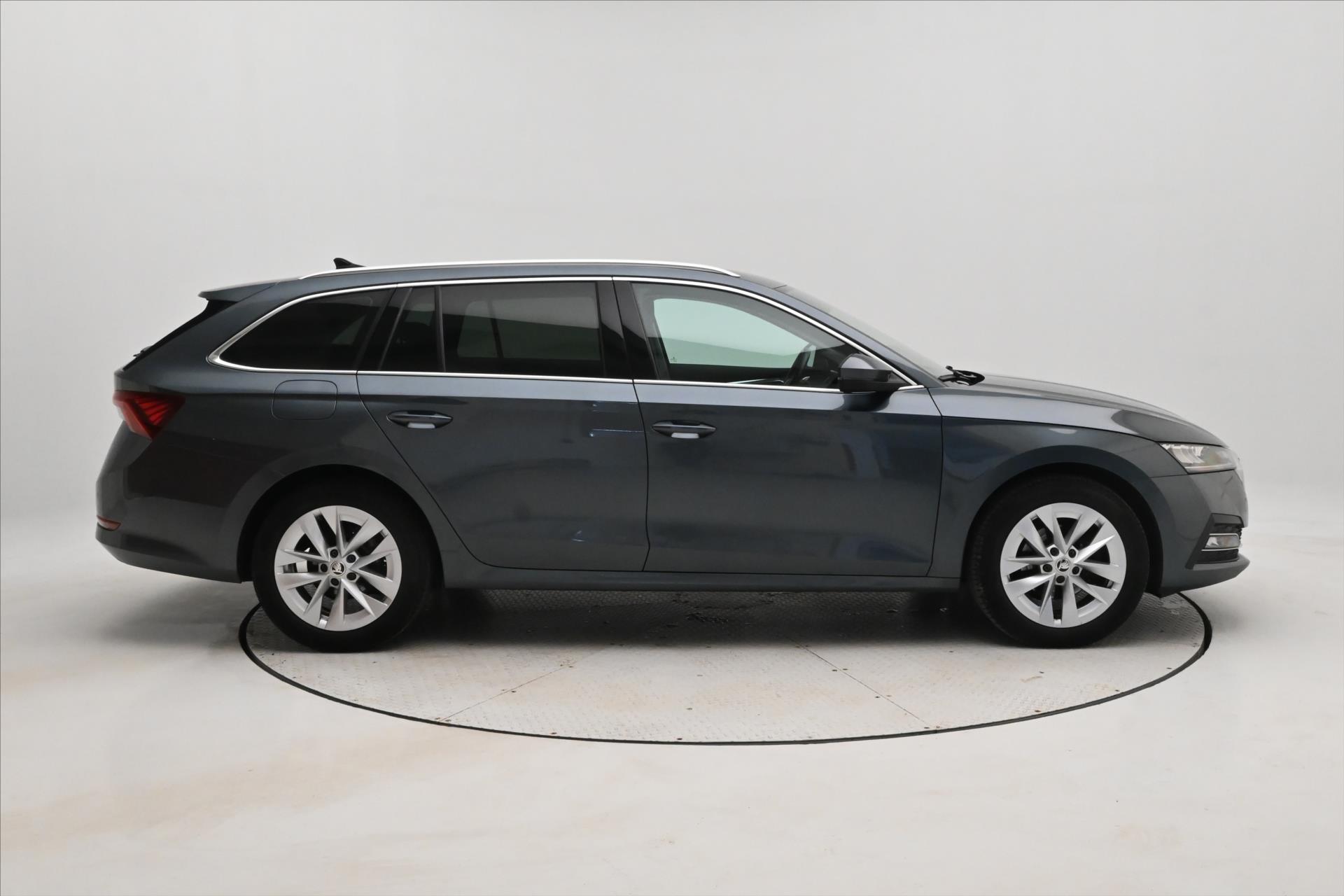 Hlavní fotografie vozu Škoda Octavia 2,0 TDI 110 kW DSG Style Záruka až 5 let (4)