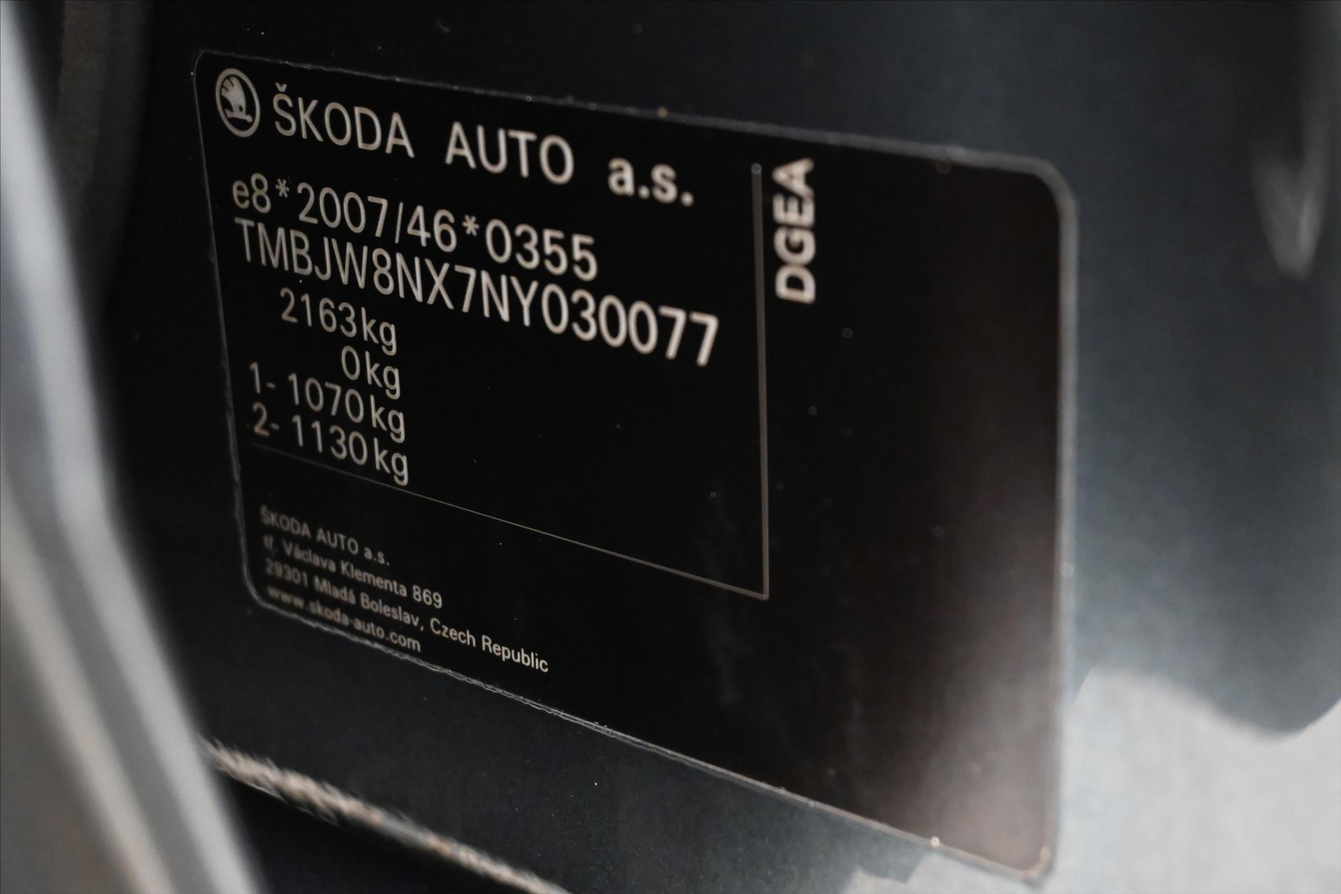 Hlavní fotografie vozu Škoda Octavia 1,4 TSI iV RS 180 kW DSG Záruka až 5 let (12)