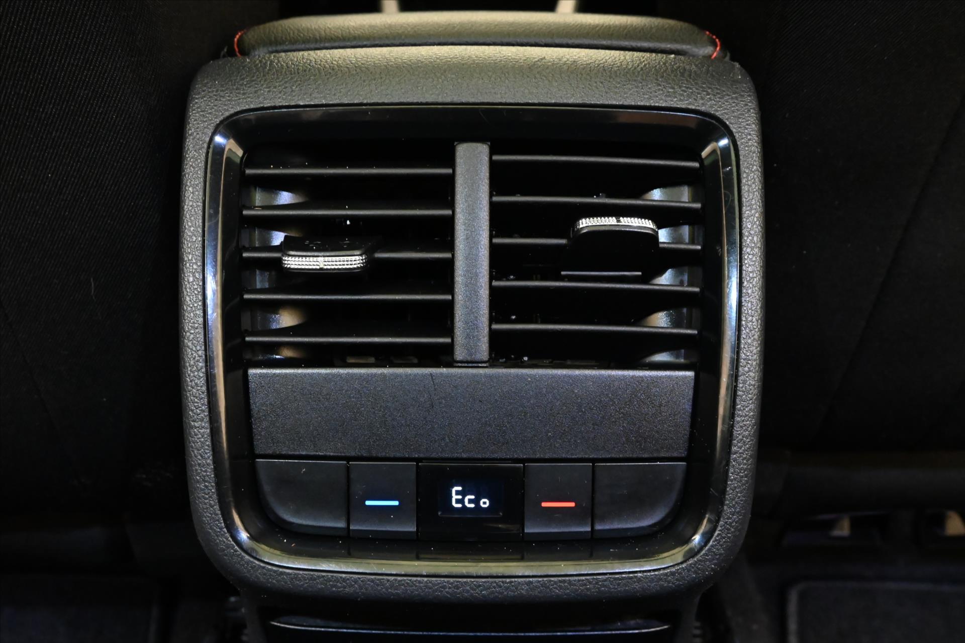 Hlavní fotografie vozu Škoda Octavia 1,4 TSI iV RS 180 kW DSG Záruka až 5 let (22)