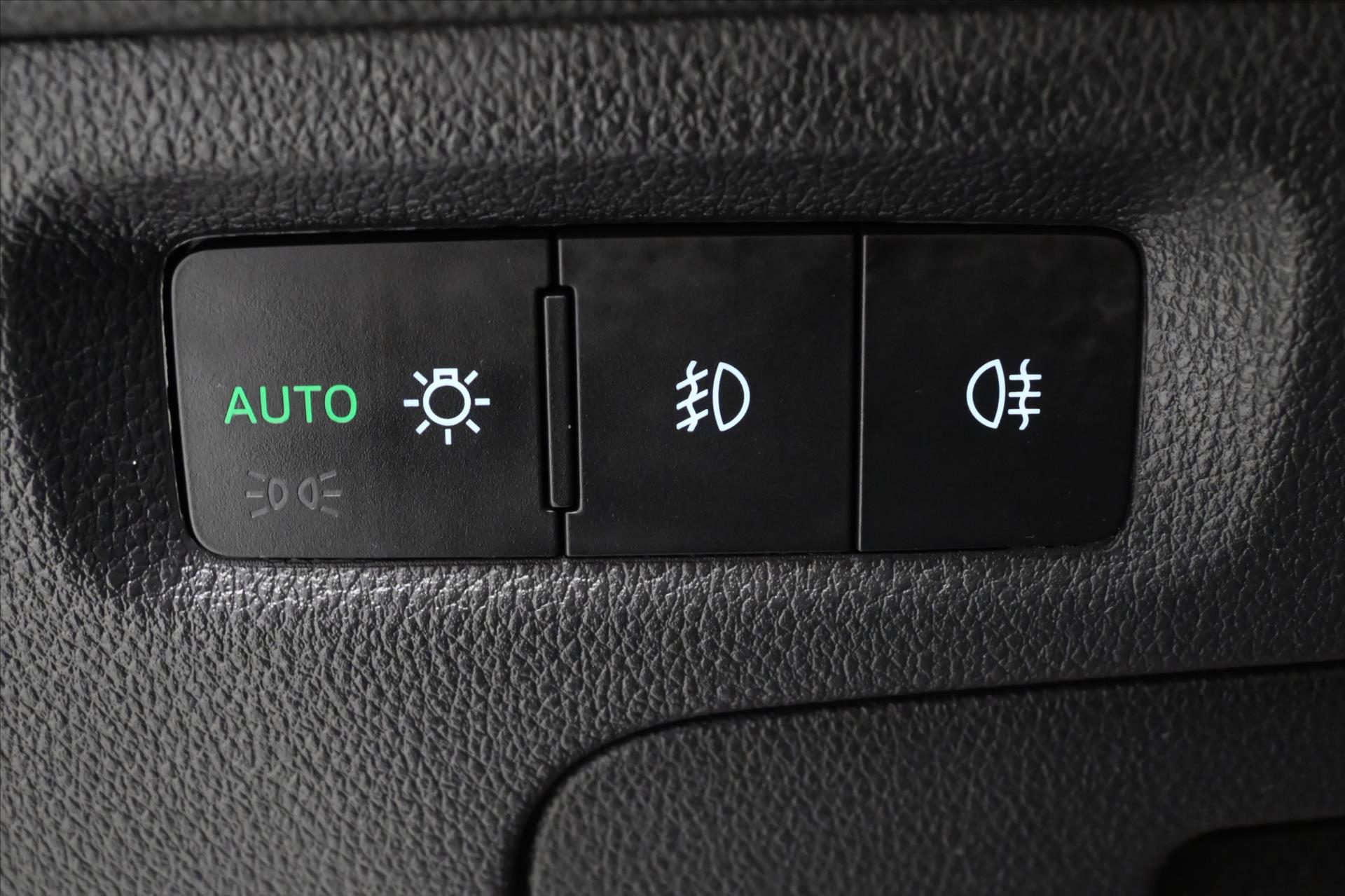 Hlavní fotografie vozu Škoda Octavia 1,4 TSI iV RS 180 kW DSG Záruka až 5 let (26)