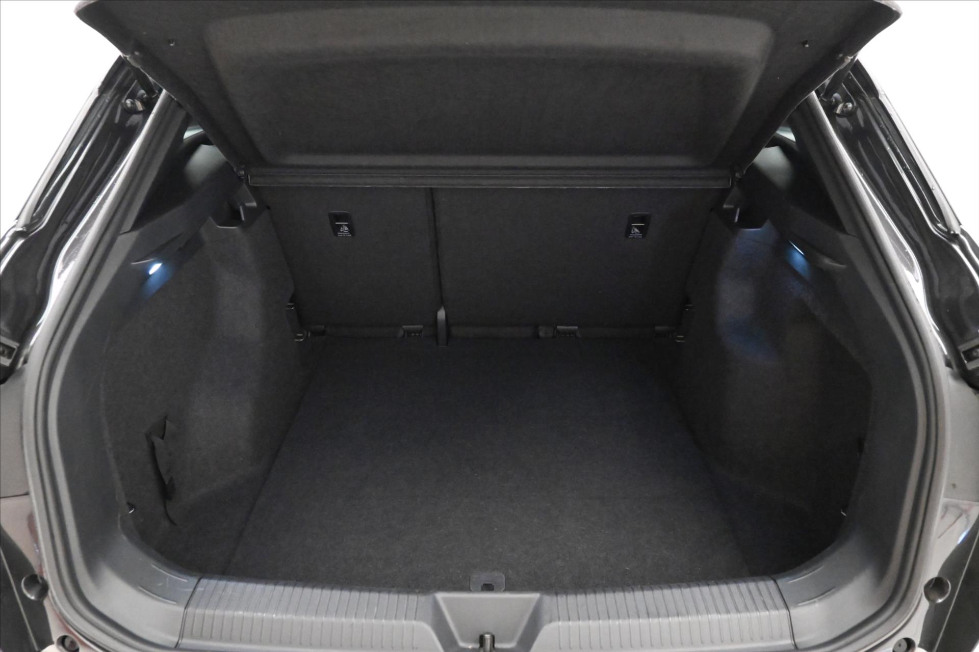Main photo of the car Volkswagen Id.4 Pro Performance 150kW 77 kWh Warranty up to 3 years (11)