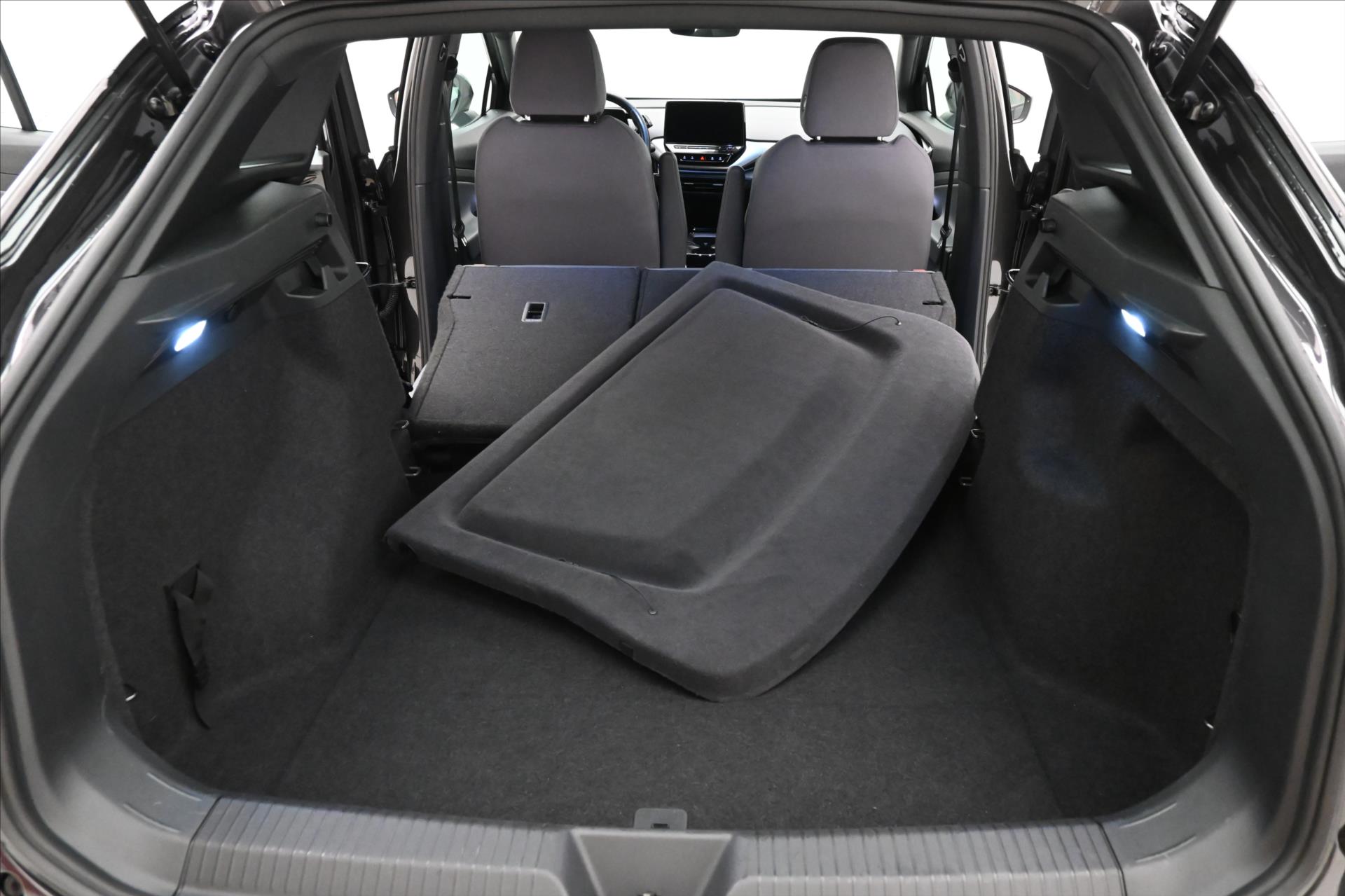 Main photo of the car Volkswagen Id.4 Pro Performance 150kW 77 kWh Warranty up to 3 years (12)