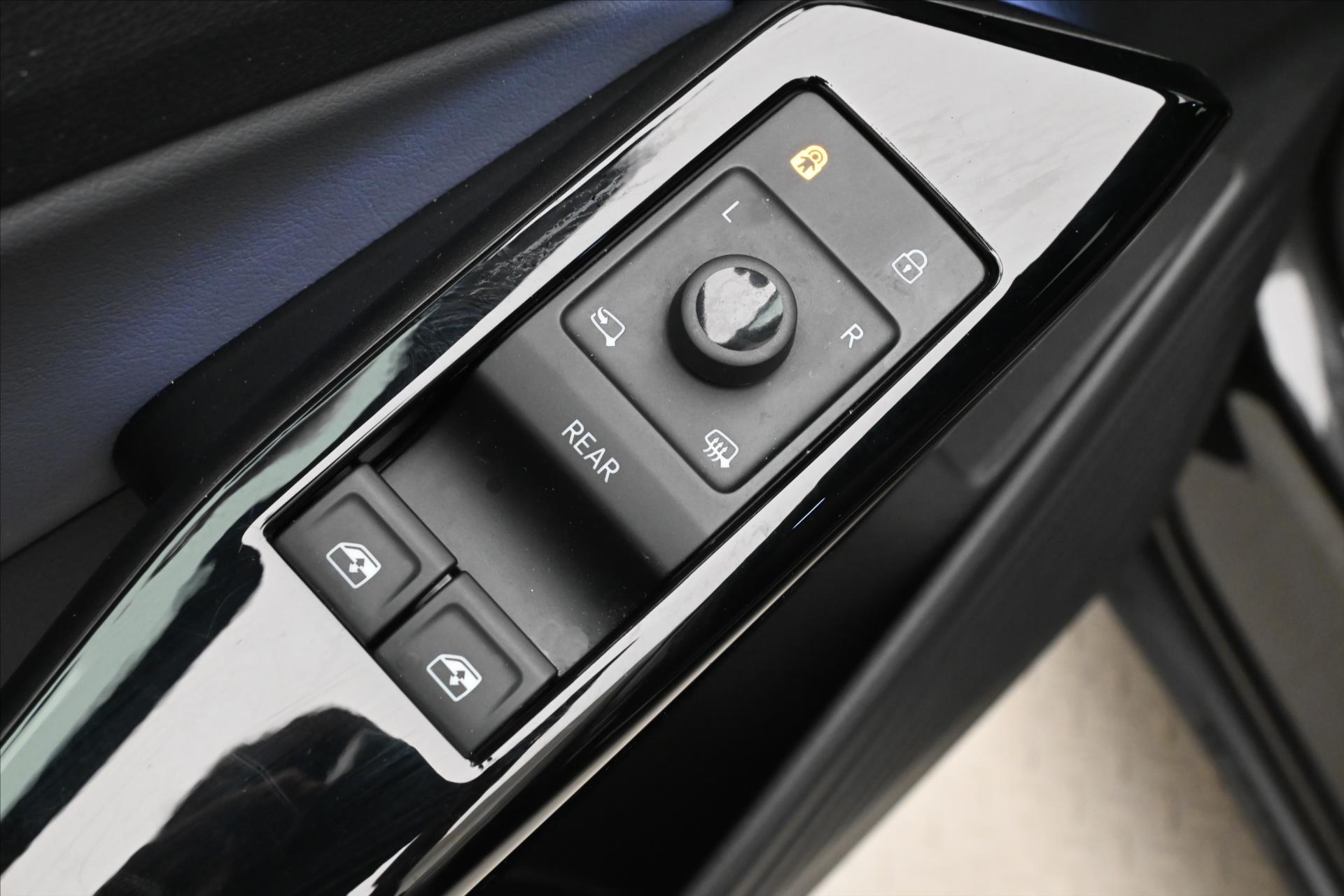 Main photo of the car Volkswagen Id.4 Pro Performance 150kW 77 kWh Warranty up to 3 years (25)