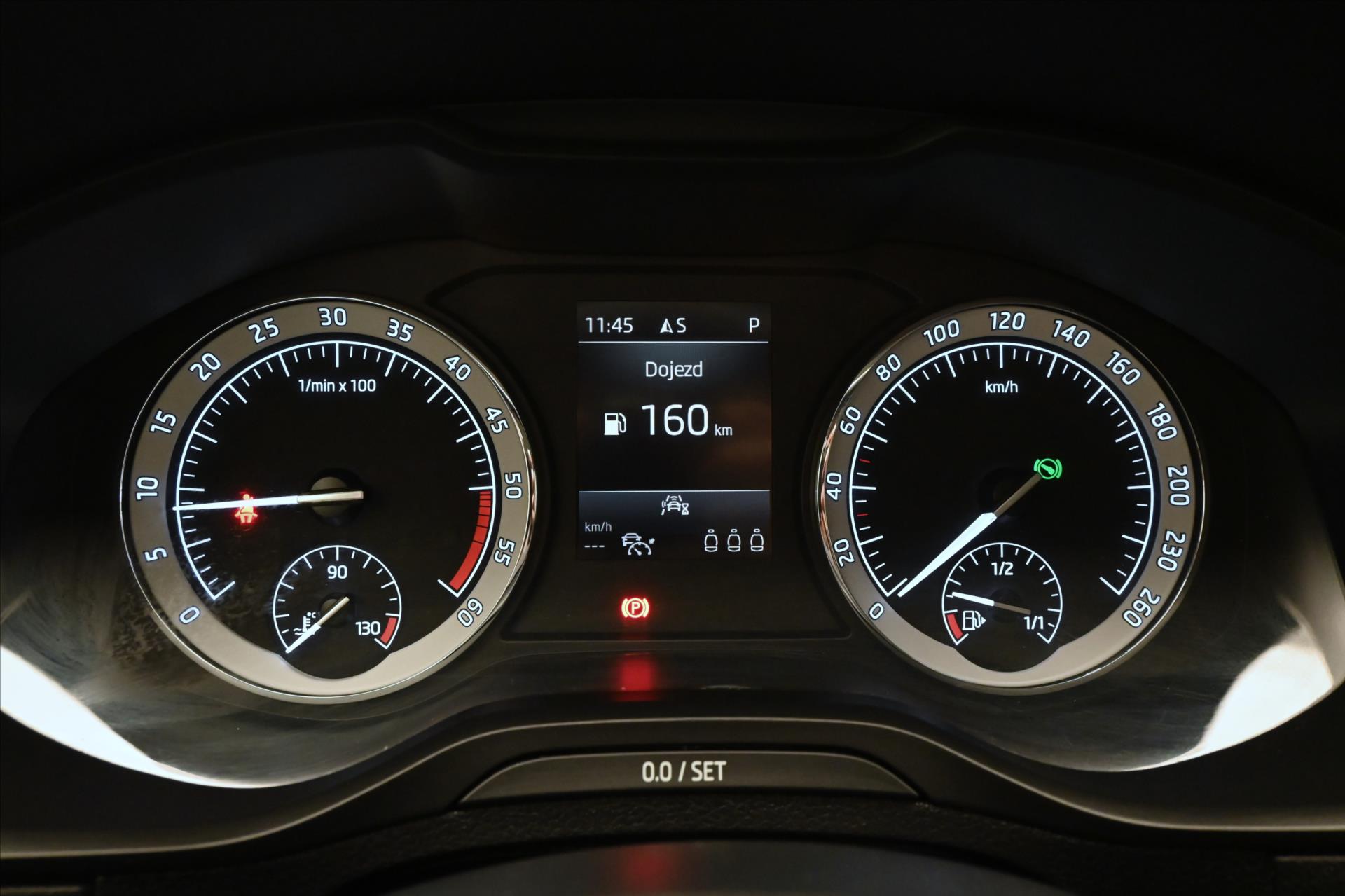 Hlavní fotografie vozu Škoda Karoq 2,0 TDI 85 KW DSG Ambiente Záruka až 5 let (17)