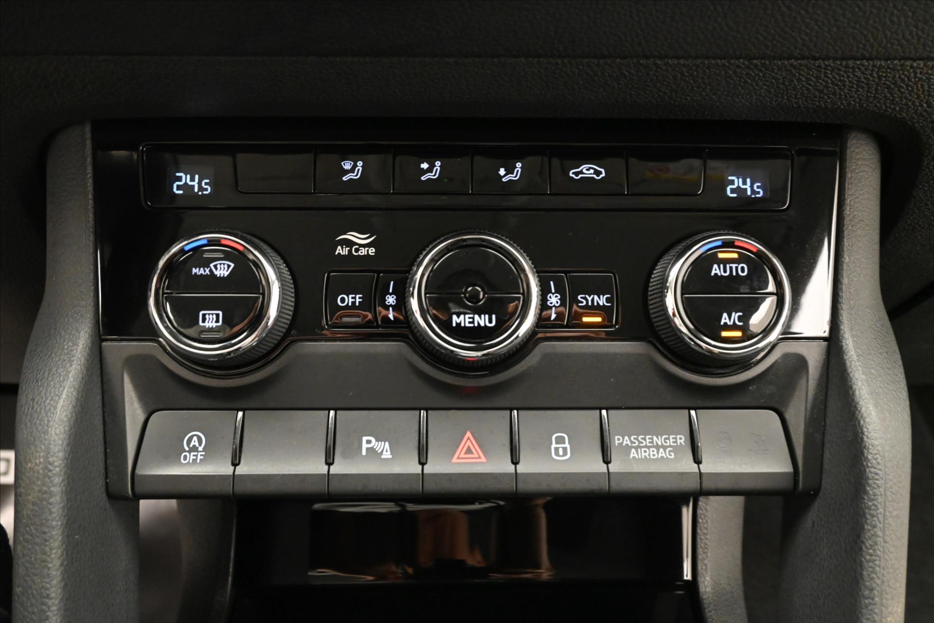 Hlavní fotografie vozu Škoda Karoq 2,0 TDI 85 KW DSG NAVIGACE Záruka až 5 let (22)