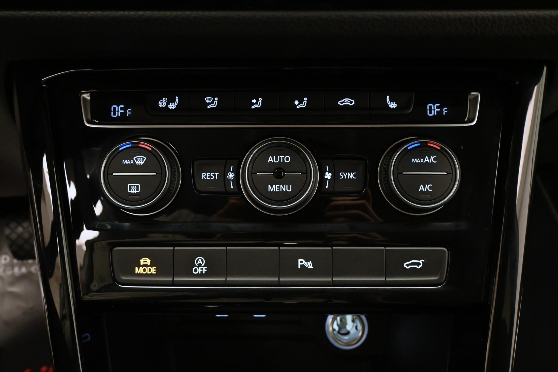 Hlavní fotografie vozu Volkswagen Touran 2,0 TDI 110kW DSG 7Míst Záruka až 5 let (23)