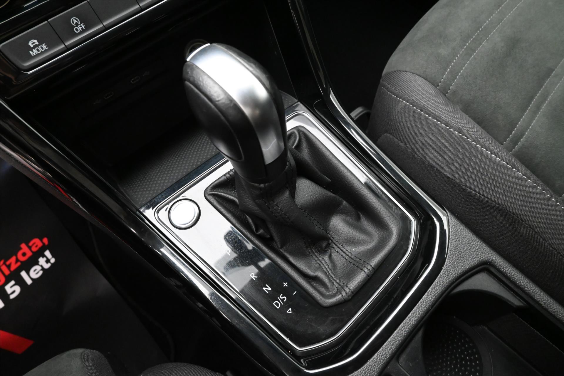 Hlavní fotografie vozu Volkswagen Touran 2,0 TDI 110kW DSG 7Míst Záruka až 5 let (25)