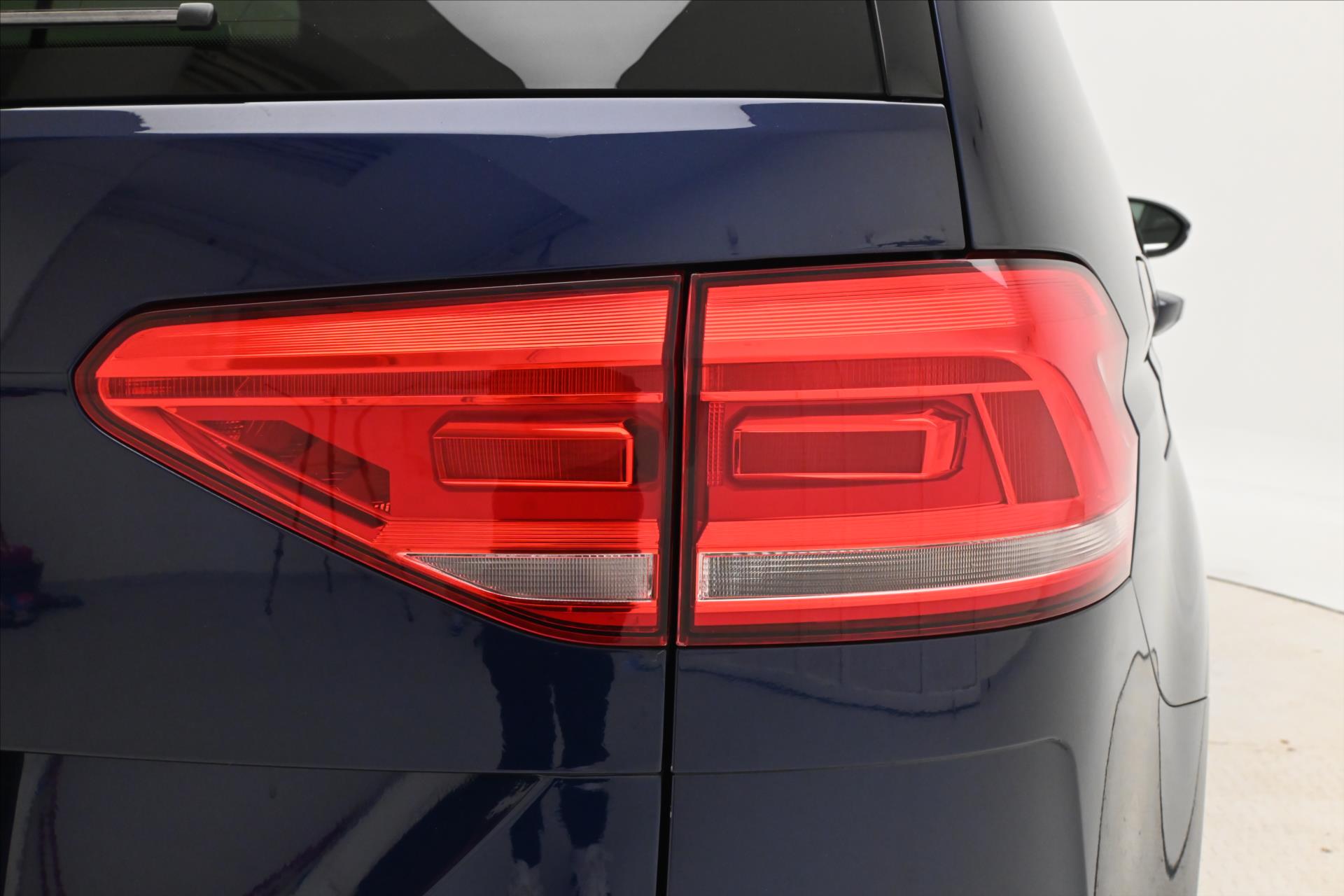 Hlavní fotografie vozu Volkswagen Touran 2,0 TDI 110kW DSG 7Míst Záruka až 5 let (35)