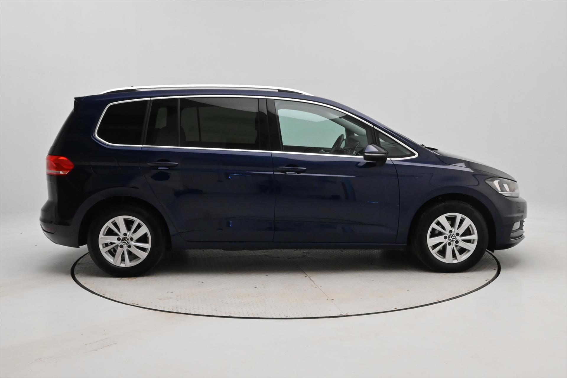 Hlavní fotografie vozu Volkswagen Touran 2,0 TDI 110kW DSG 7Míst Záruka až 5 let (5)