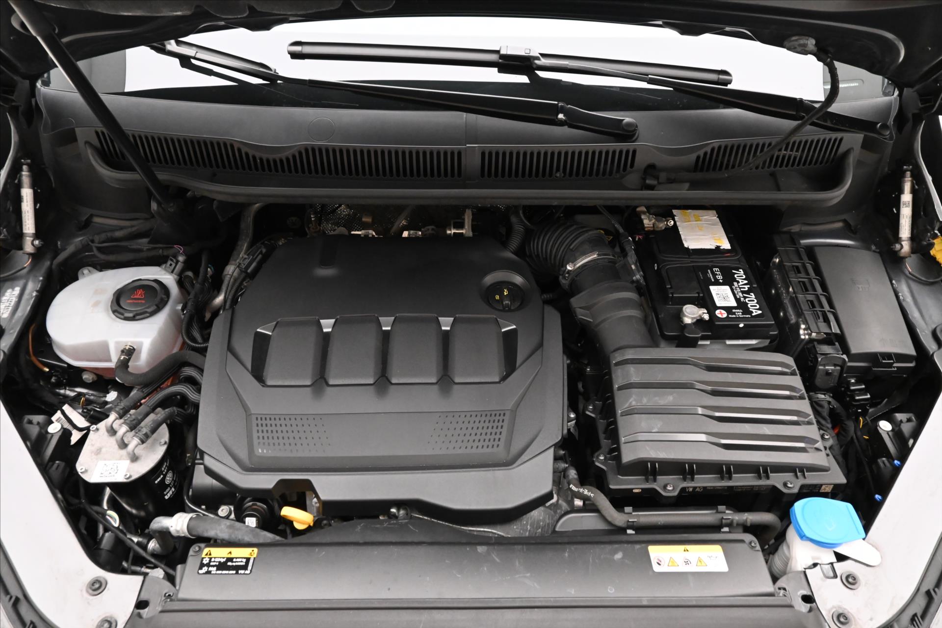 Hlavní fotografie vozu Volkswagen Touran 2,0 TDI 110kW DSG 7Míst Záruka až 5 let (10)