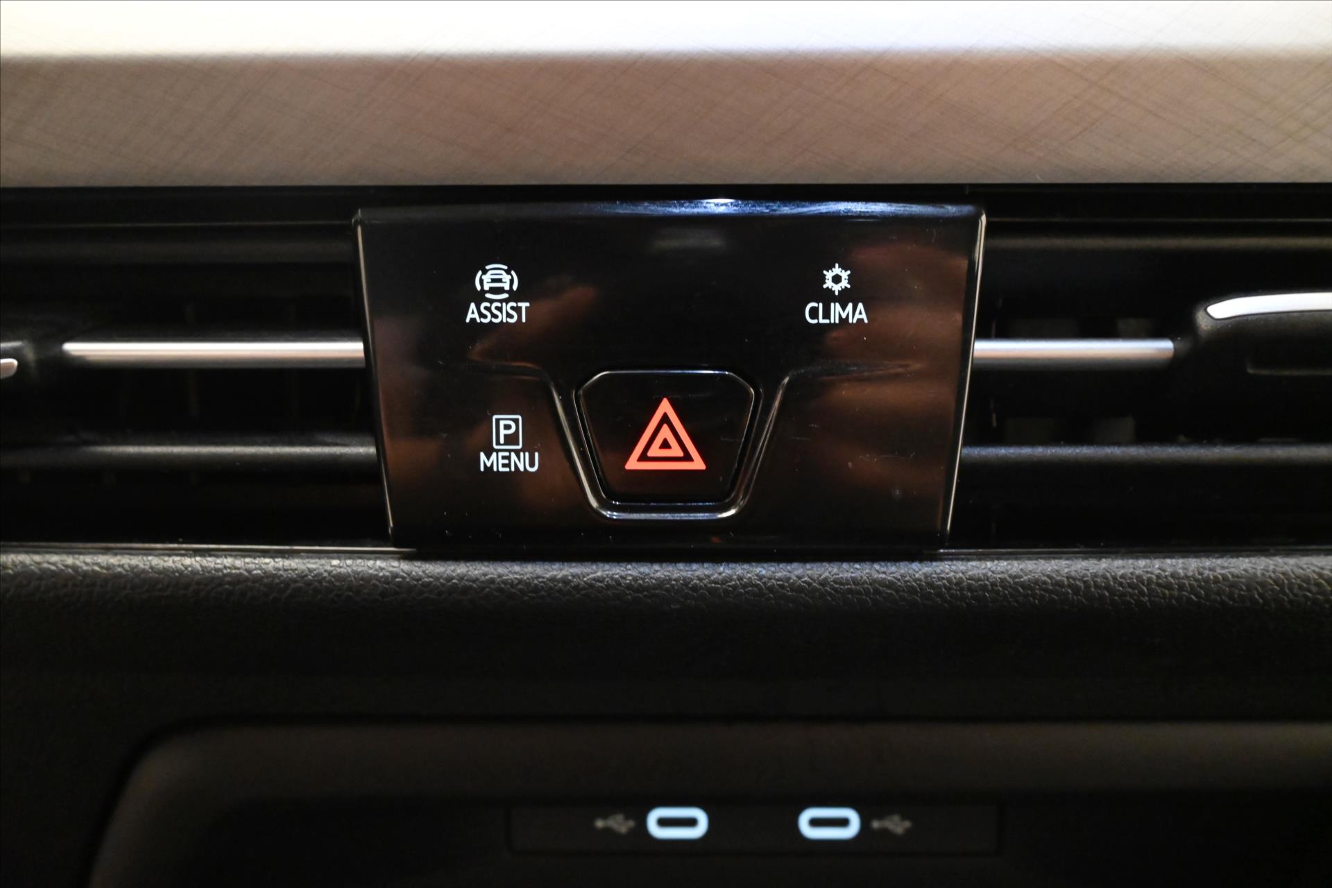 Hlavní fotografie vozu Volkswagen Golf 2,0 TDI 110kW DSG Life Záruka až 5 let (20)