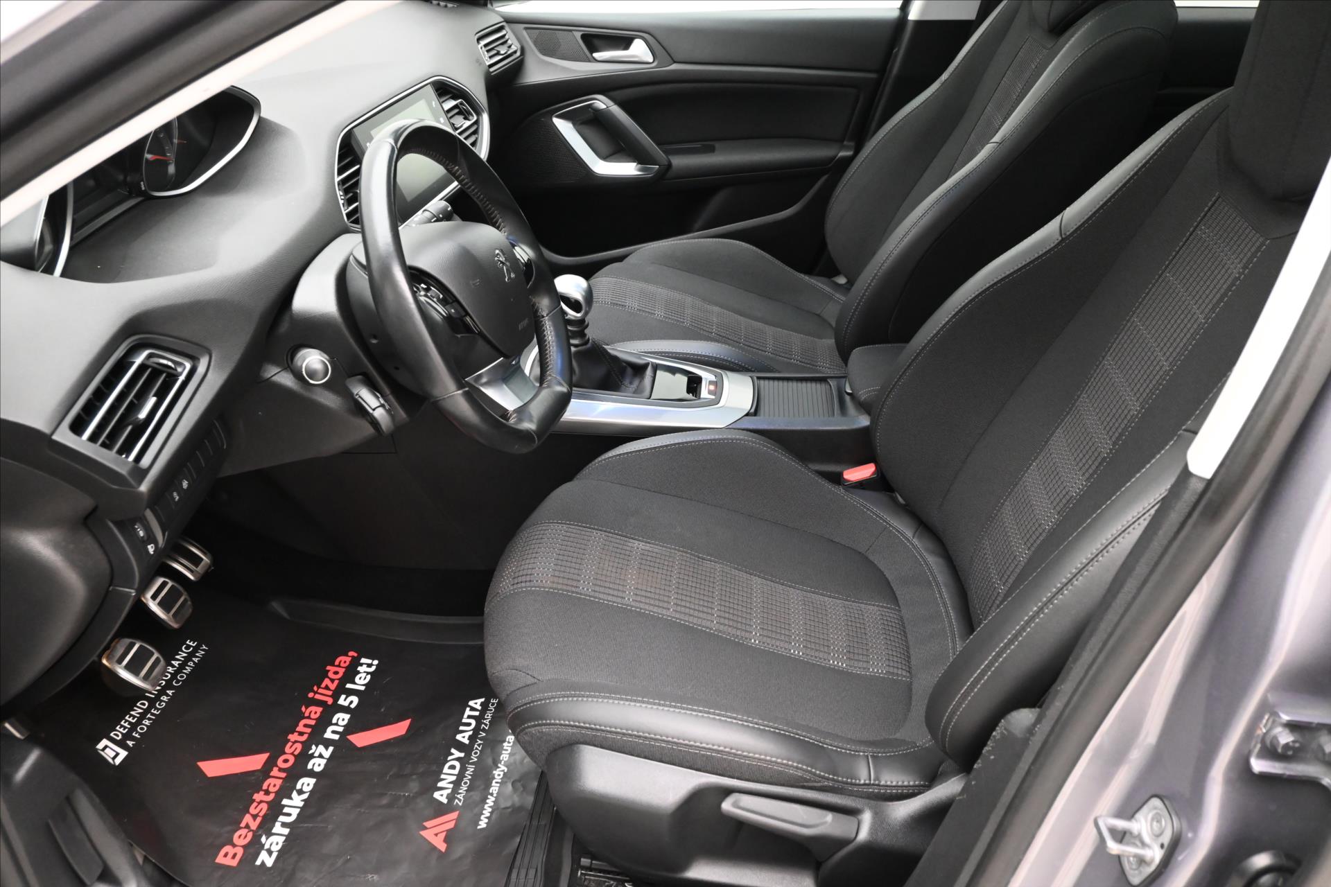 Hlavní fotografie vozu Peugeot 308 1,5 96kW BlueHDi 130SW Záruka až 5 let (14)