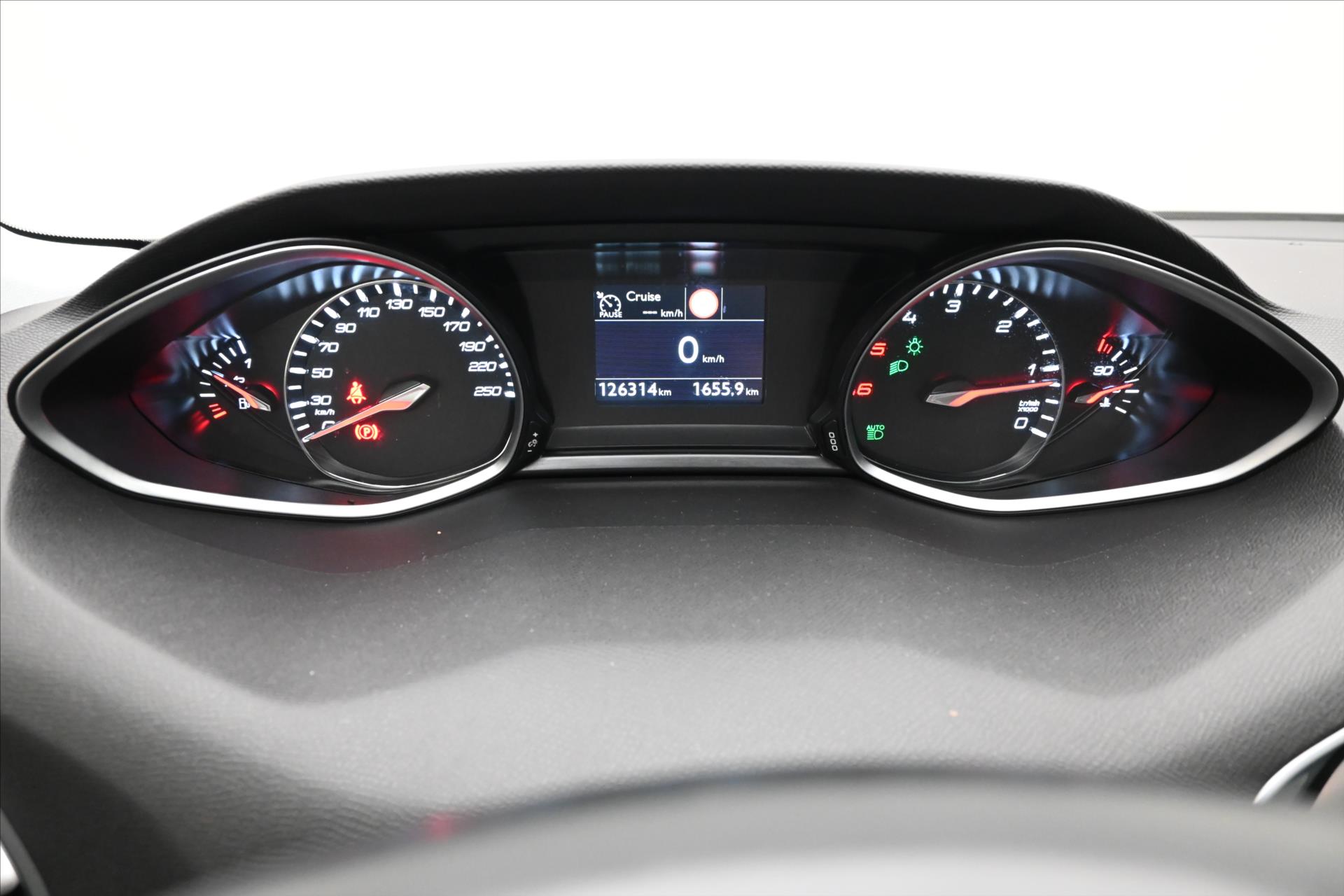 Hlavní fotografie vozu Peugeot 308 1,5 96kW BlueHDi 130SW Záruka až 5 let (17)