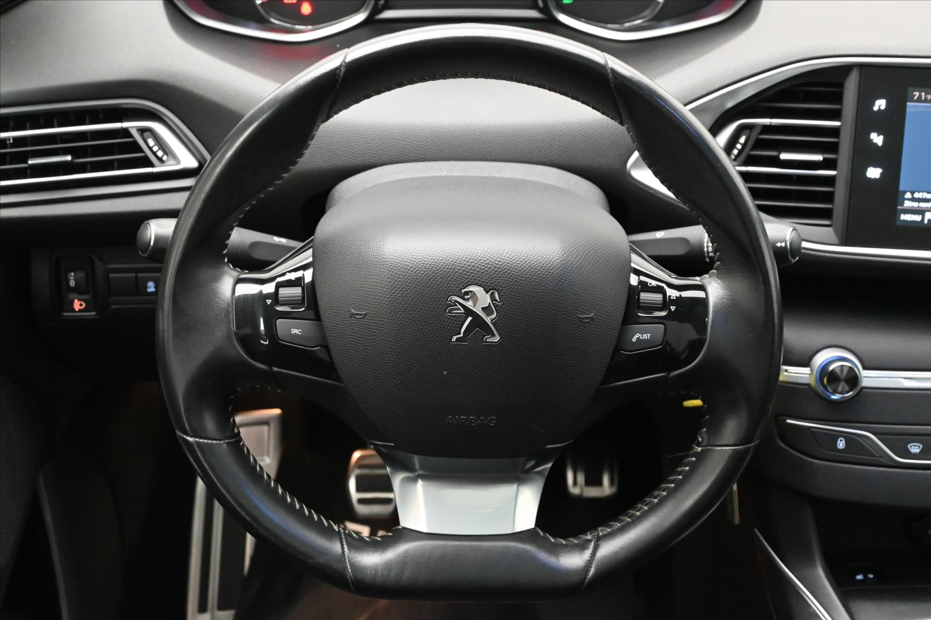 Hlavní fotografie vozu Peugeot 308 1,5 96kW BlueHDi 130SW Záruka až 5 let (19)