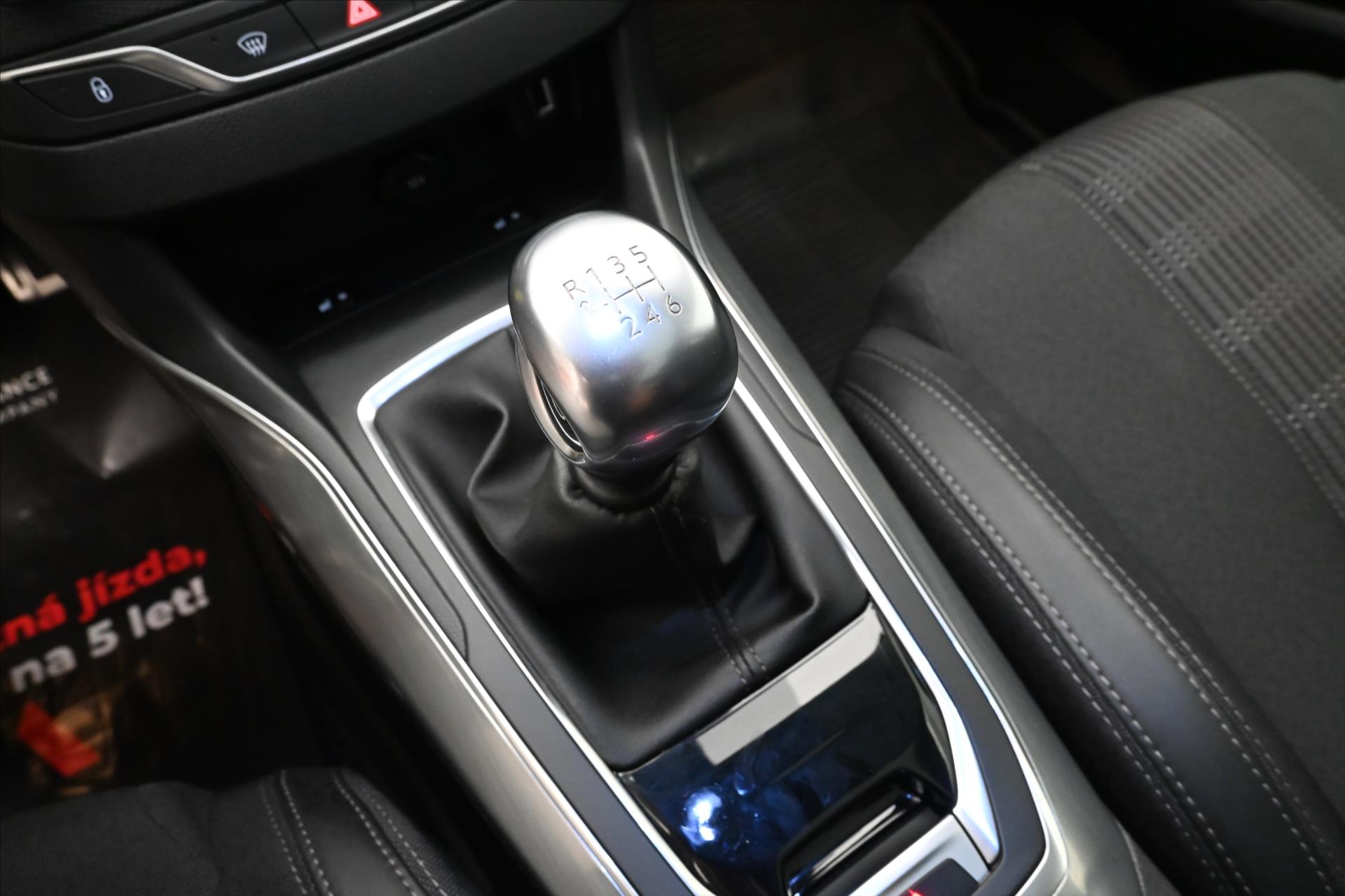 Hlavní fotografie vozu Peugeot 308 1,5 96kW BlueHDi 130SW Záruka až 5 let (23)