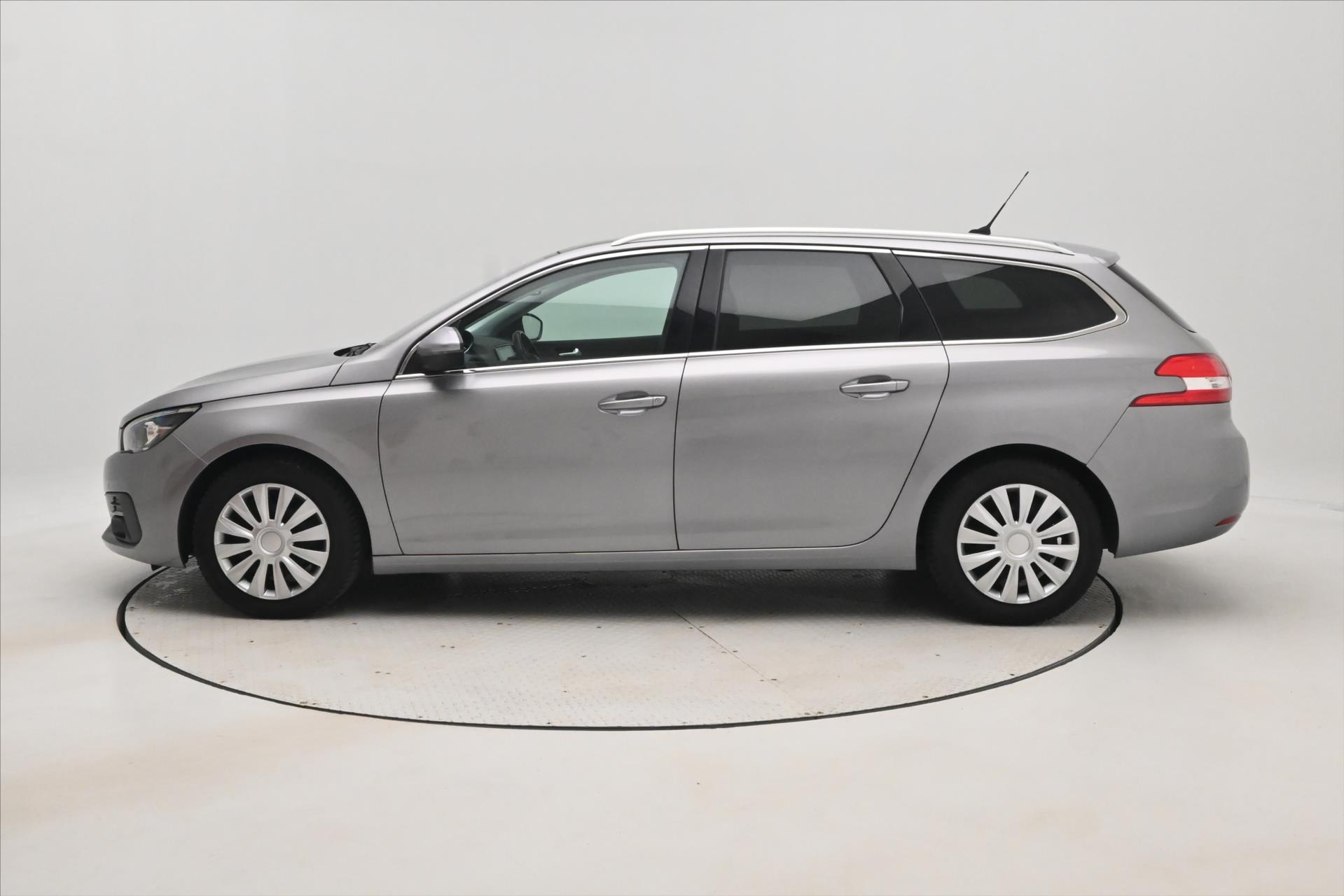 Hlavní fotografie vozu Peugeot 308 1,5 96kW BlueHDi 130SW Záruka až 5 let (9)
