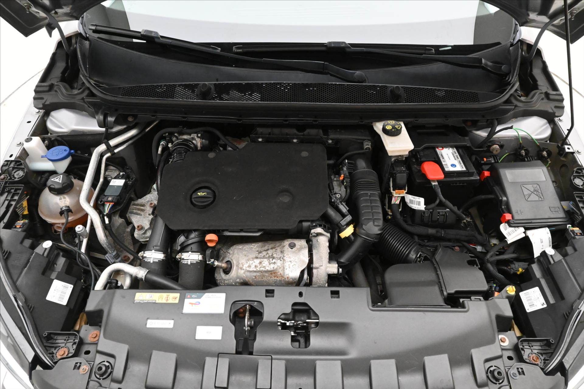 Hlavní fotografie vozu Peugeot 308 1,5 96kW BlueHDi 130SW Záruka až 5 let (10)