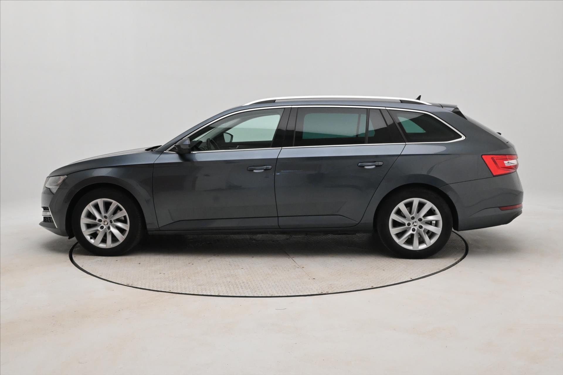 Hlavní fotografie vozu Škoda Superb 1,4 TSI iV 160 kW DSG Style Záruka až 5 let (8)