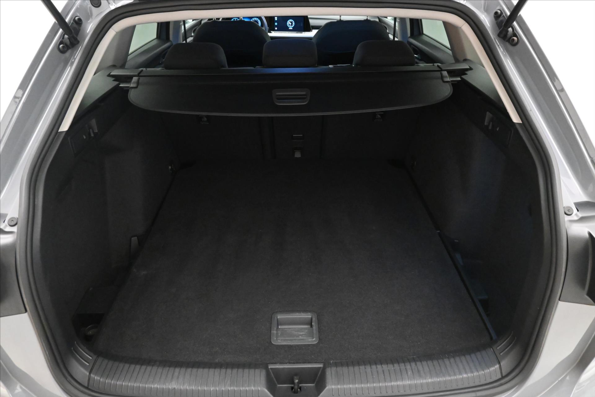 Hlavní fotografie vozu Volkswagen Golf 2,0 TDI 110 KW DSG Life Záruka až 5 let (11)