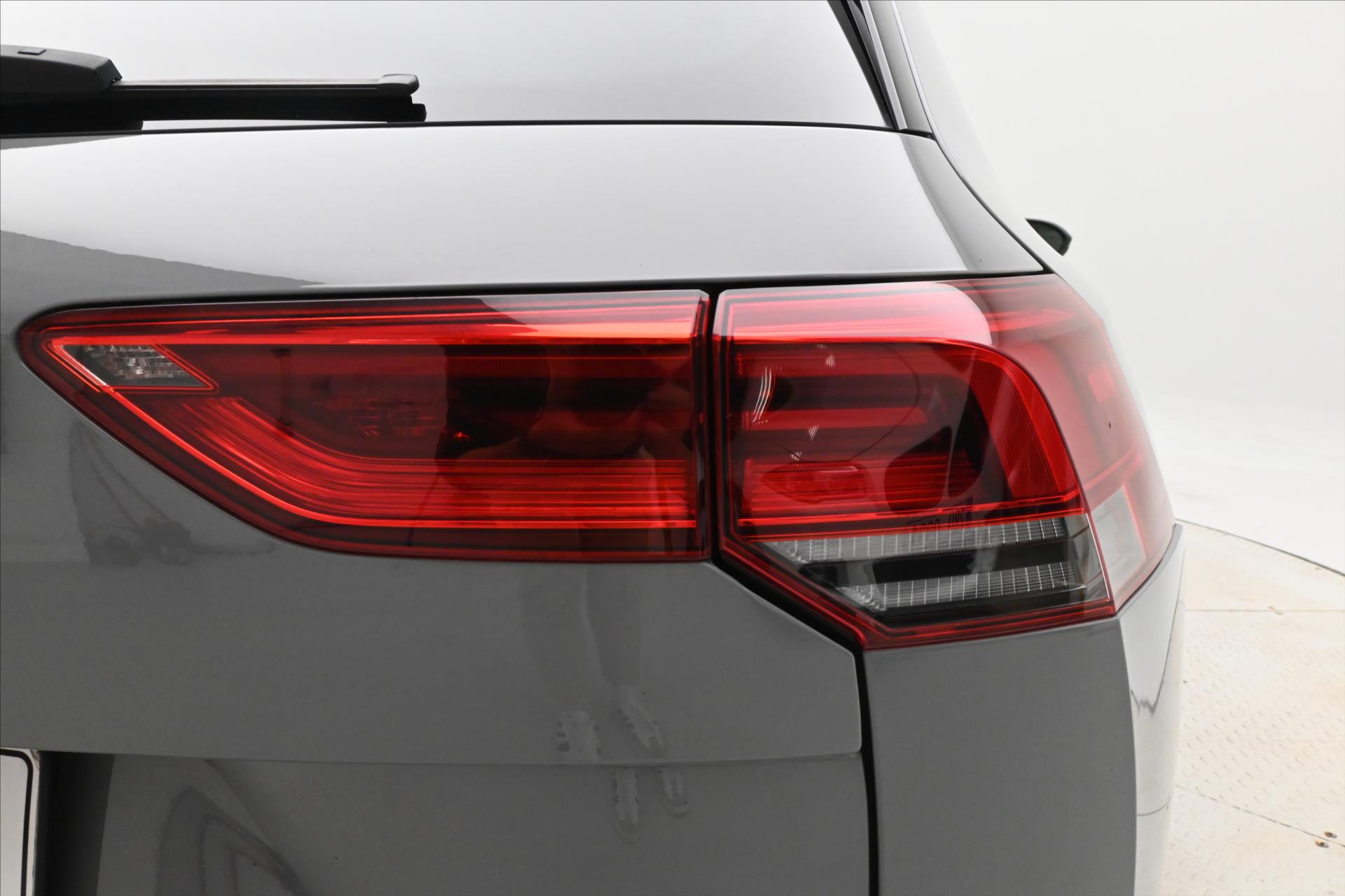 Hlavní fotografie vozu Volkswagen Golf 2,0 TDI 110 KW DSG Life Záruka až 5 let (30)