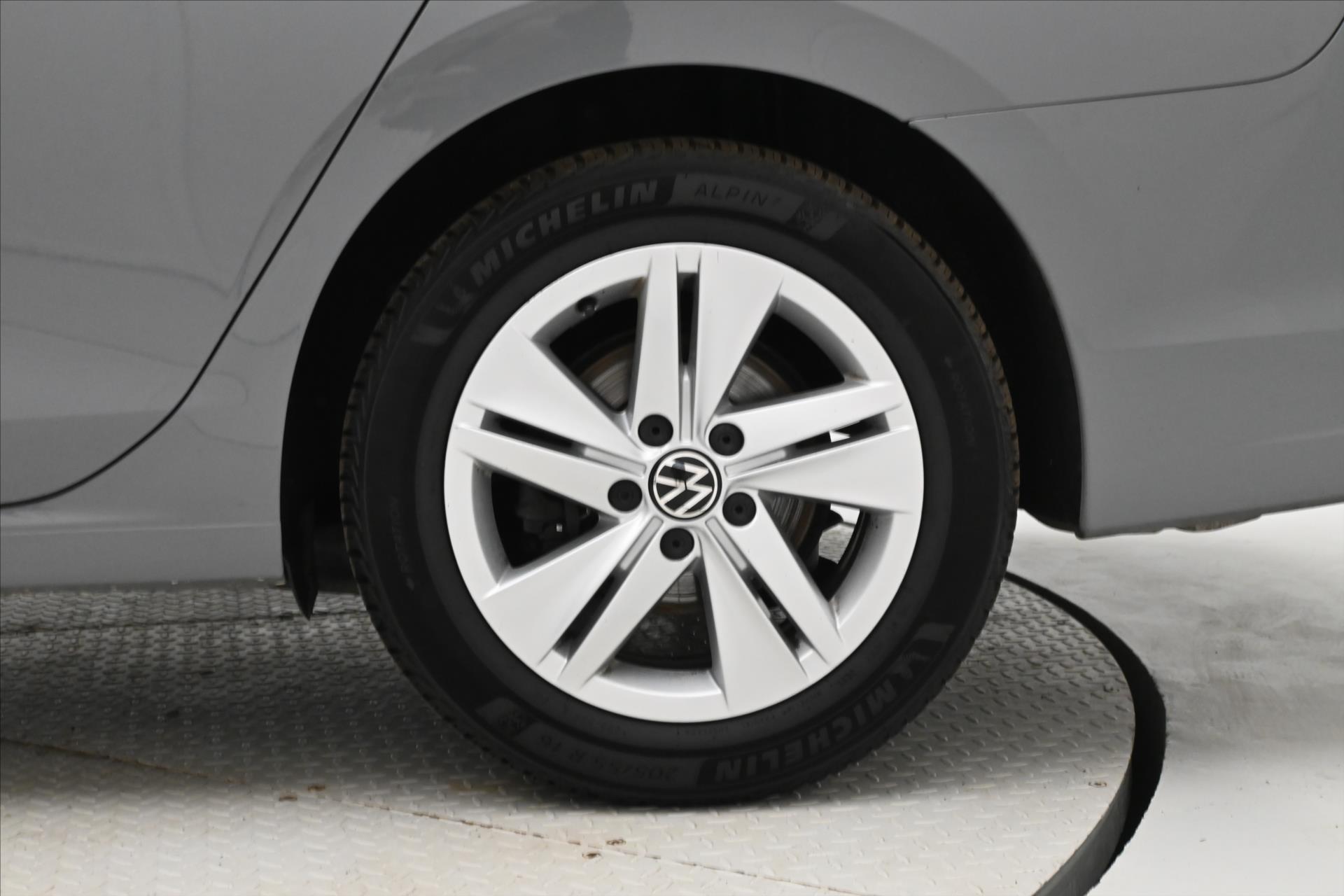 Hlavní fotografie vozu Volkswagen Golf 2,0 TDI 110 KW DSG Life Záruka až 5 let (31)