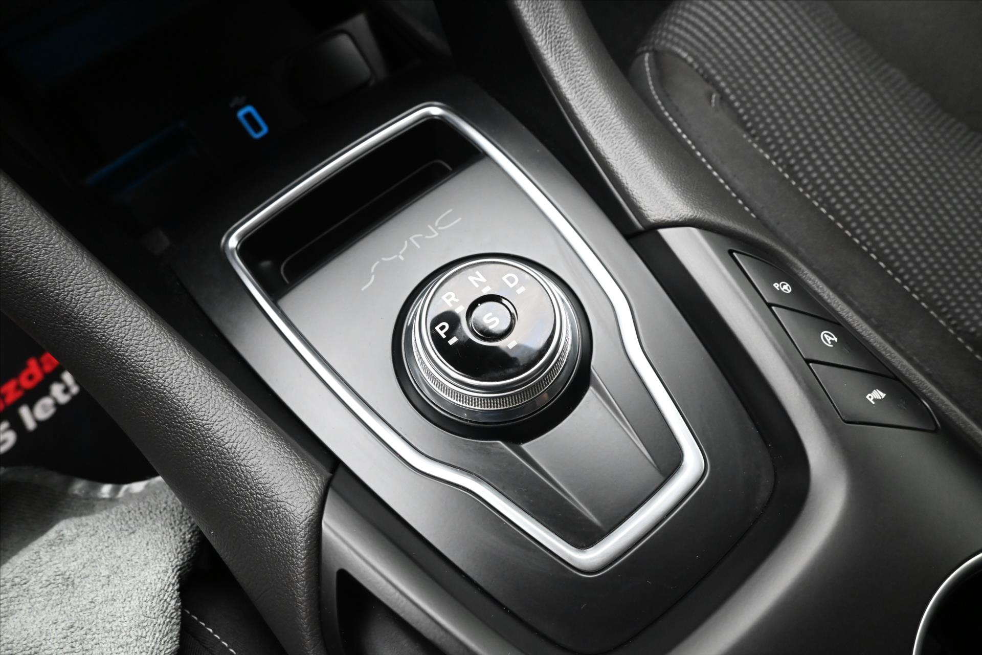 Hlavní fotografie vozu Ford Mondeo 2,0 EcoBlue 140 kW AT8 Titanium Záruka až 5 let (23)