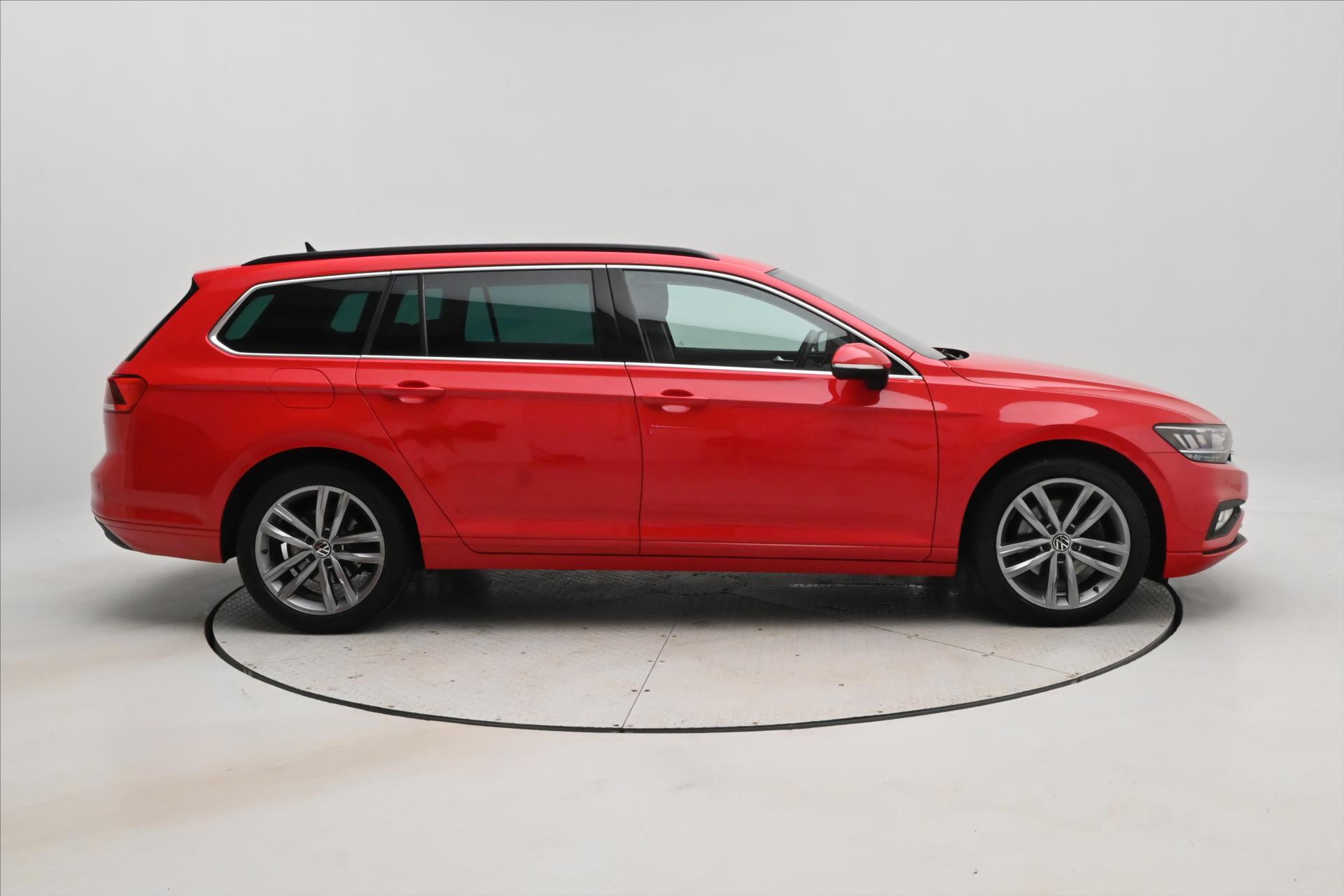 Hlavní fotografie vozu Volkswagen Passat 2,0 TDI 110 KW DSG BUSINESS Záruka až 5 let (4)