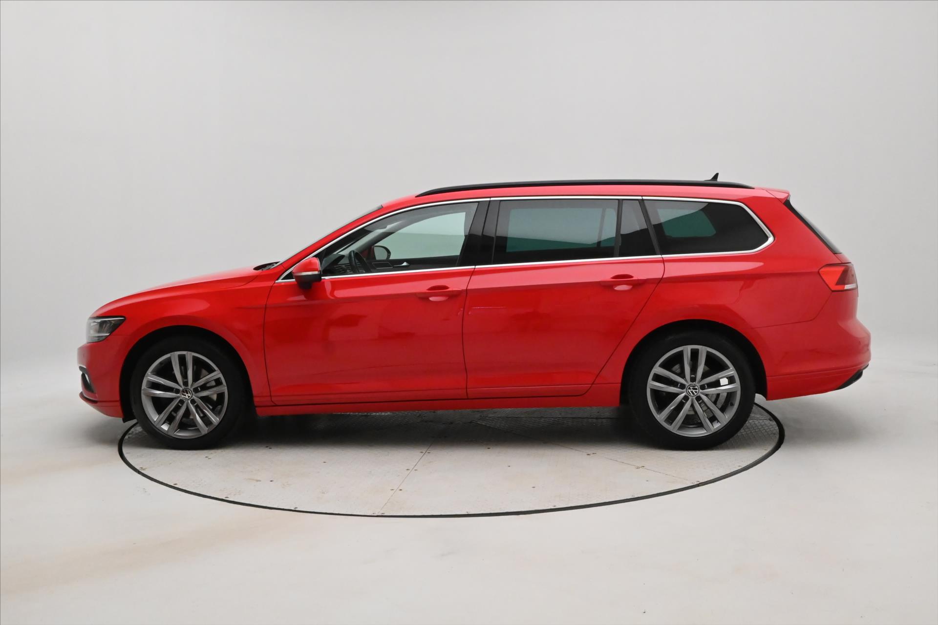 Hlavní fotografie vozu Volkswagen Passat 2,0 TDI 110 KW DSG BUSINESS Záruka až 5 let (8)