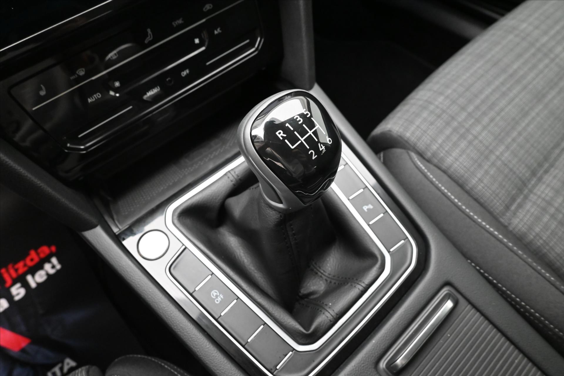 Hlavní fotografie vozu Volkswagen Passat 2,0 TDI 110 kW Business Záruka až 5 let (24)