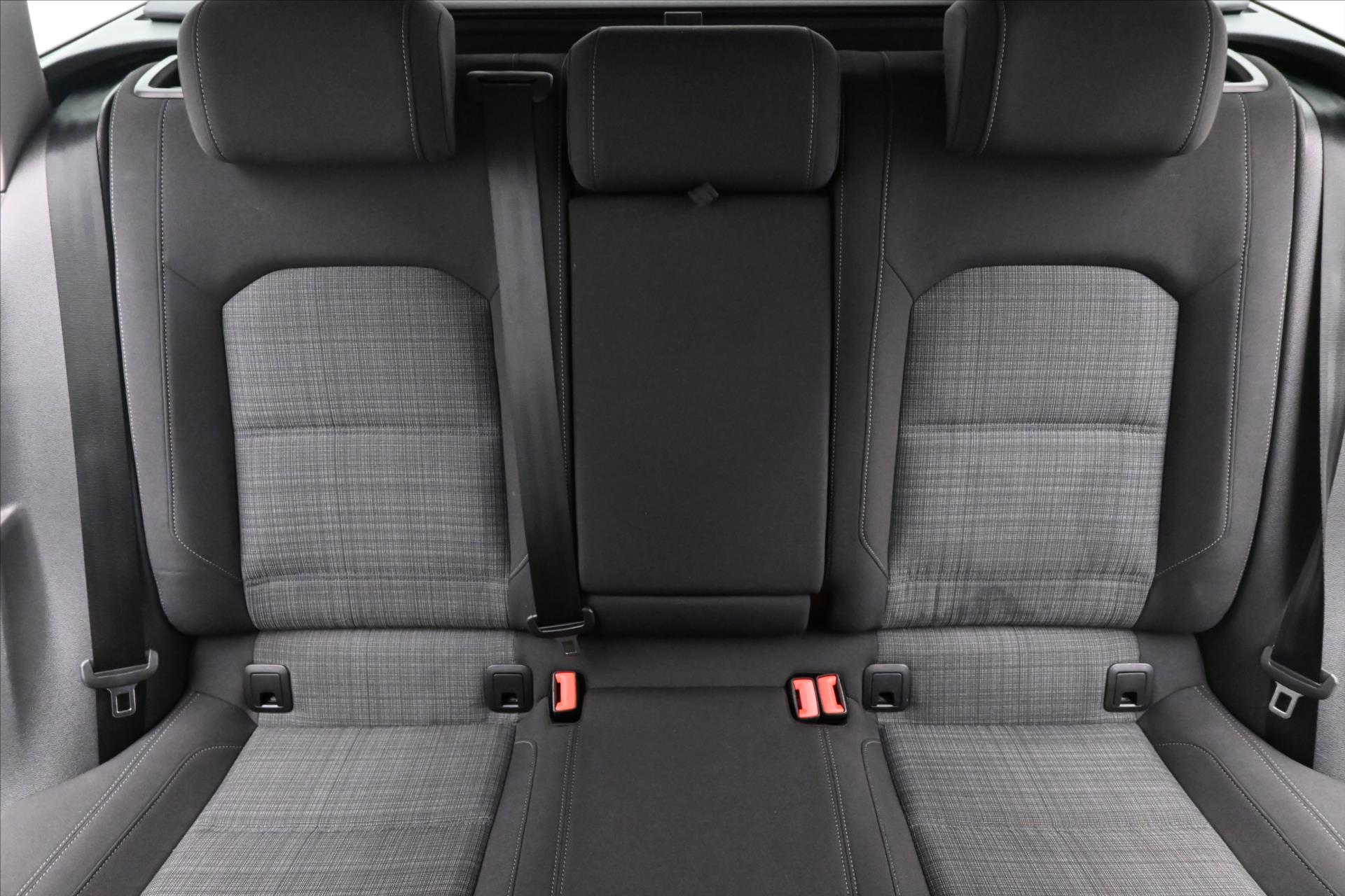 Hlavní fotografie vozu Volkswagen Passat 2,0 TDI 110 kW Business Záruka až 5 let (29)