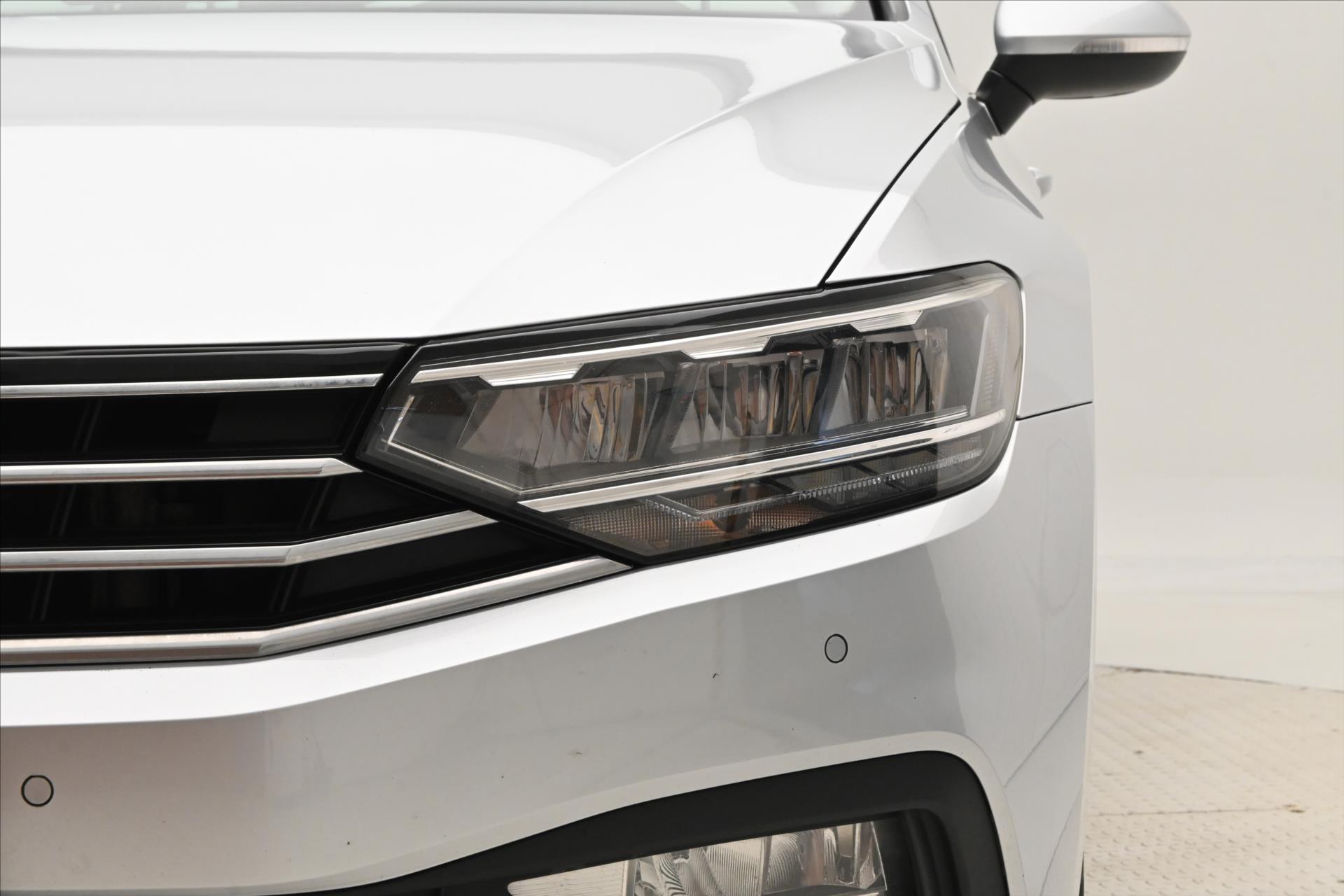 Hlavní fotografie vozu Volkswagen Passat 2,0 TDI 110 kW Business Záruka až 5 let (30)