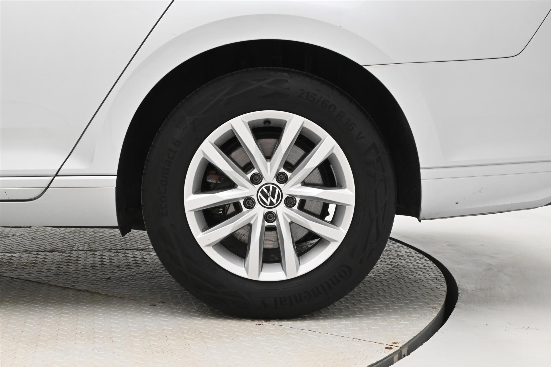 Hlavní fotografie vozu Volkswagen Passat 2,0 TDI 110 kW Business Záruka až 5 let (32)