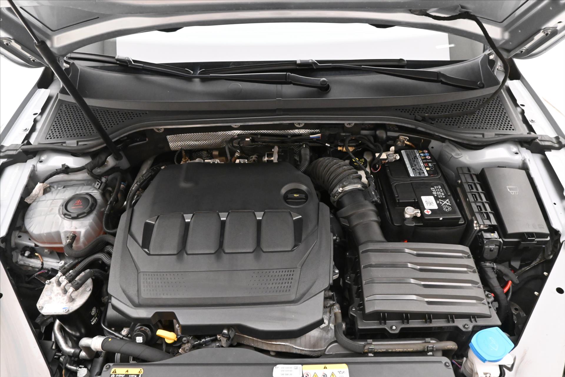Hlavní fotografie vozu Volkswagen Passat 2,0 TDI 110 kW Business Záruka až 5 let (10)