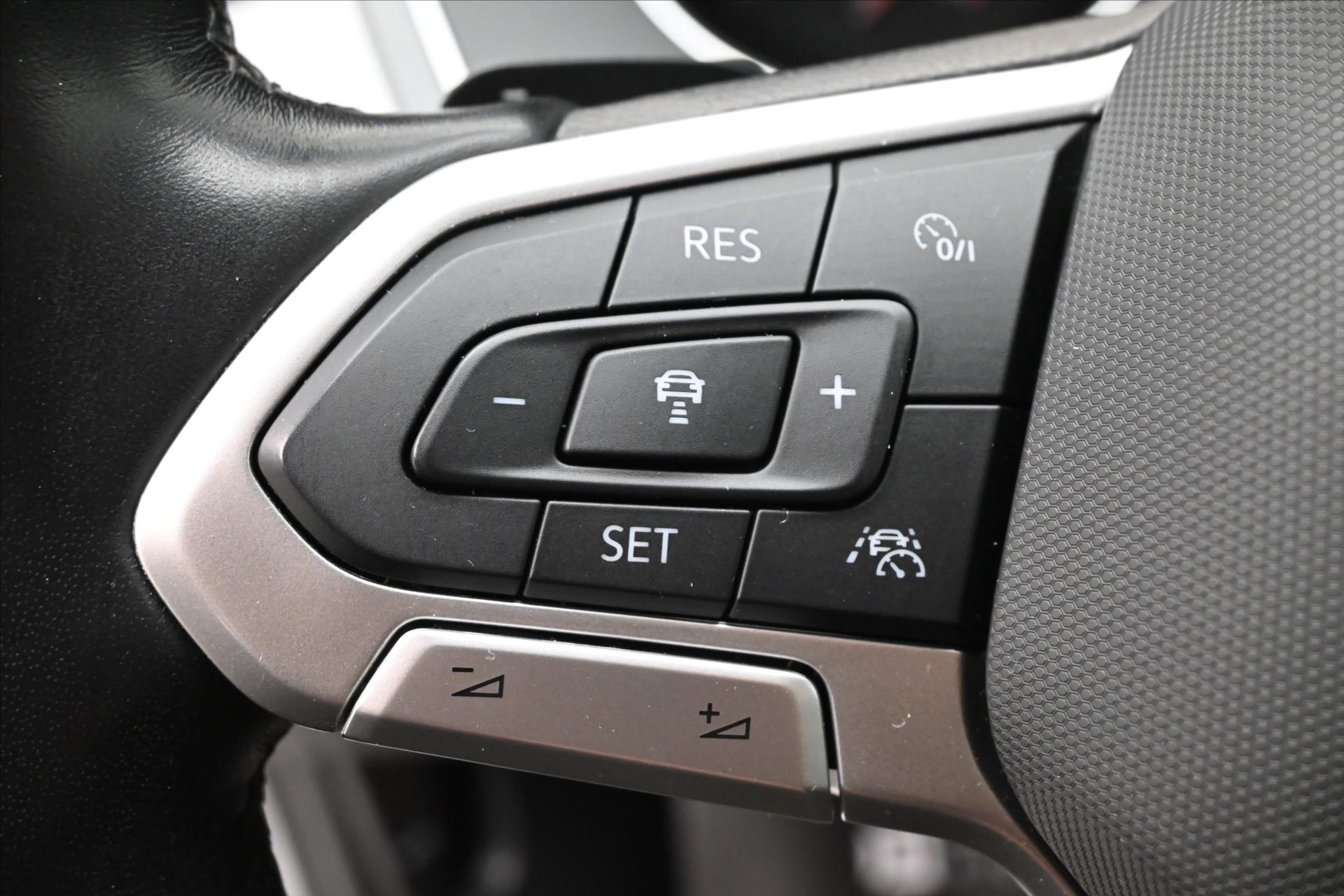 Hlavní fotografie vozu Volkswagen Passat 2,0 TDI 110 kW DSG Business Záruka až 5 let (21)