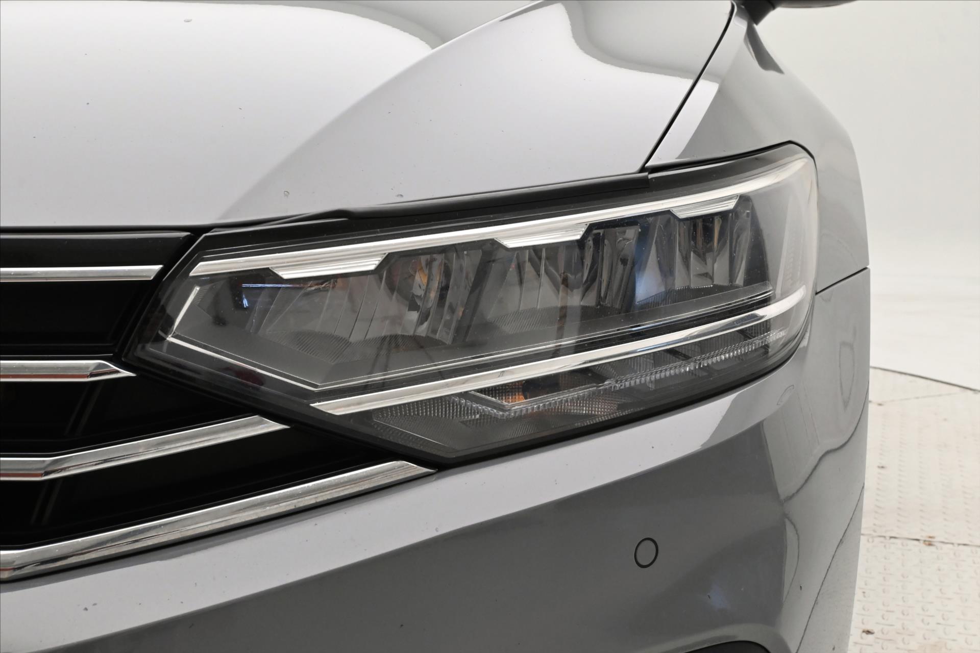Hlavní fotografie vozu Volkswagen Passat 2,0 TDI 110 kW DSG Business Záruka až 5 let (27)