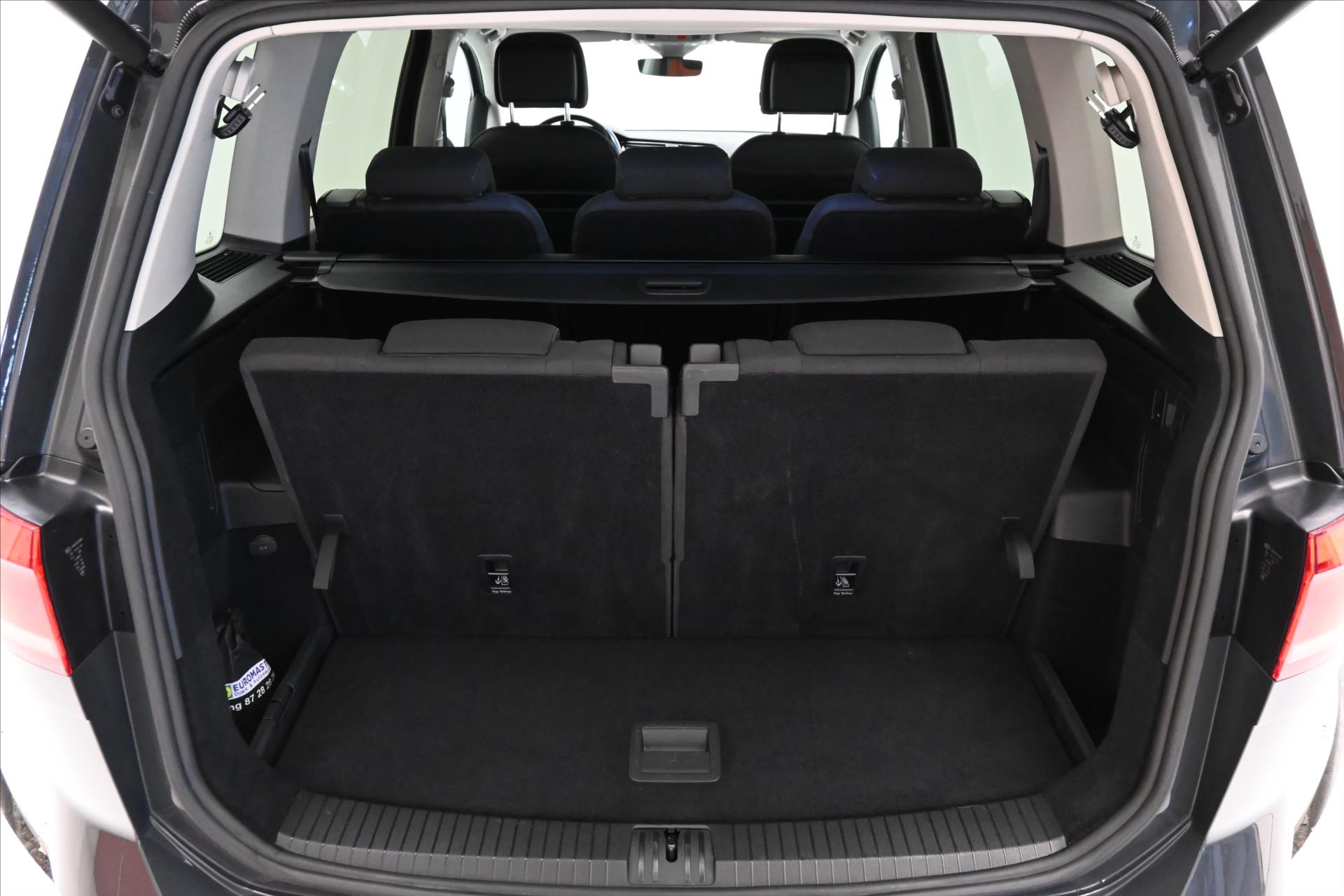 Hlavní fotografie vozu Volkswagen Touran 2,0 TDI 110 KW DSG 7 MÍST Záruka až 5 let (11)