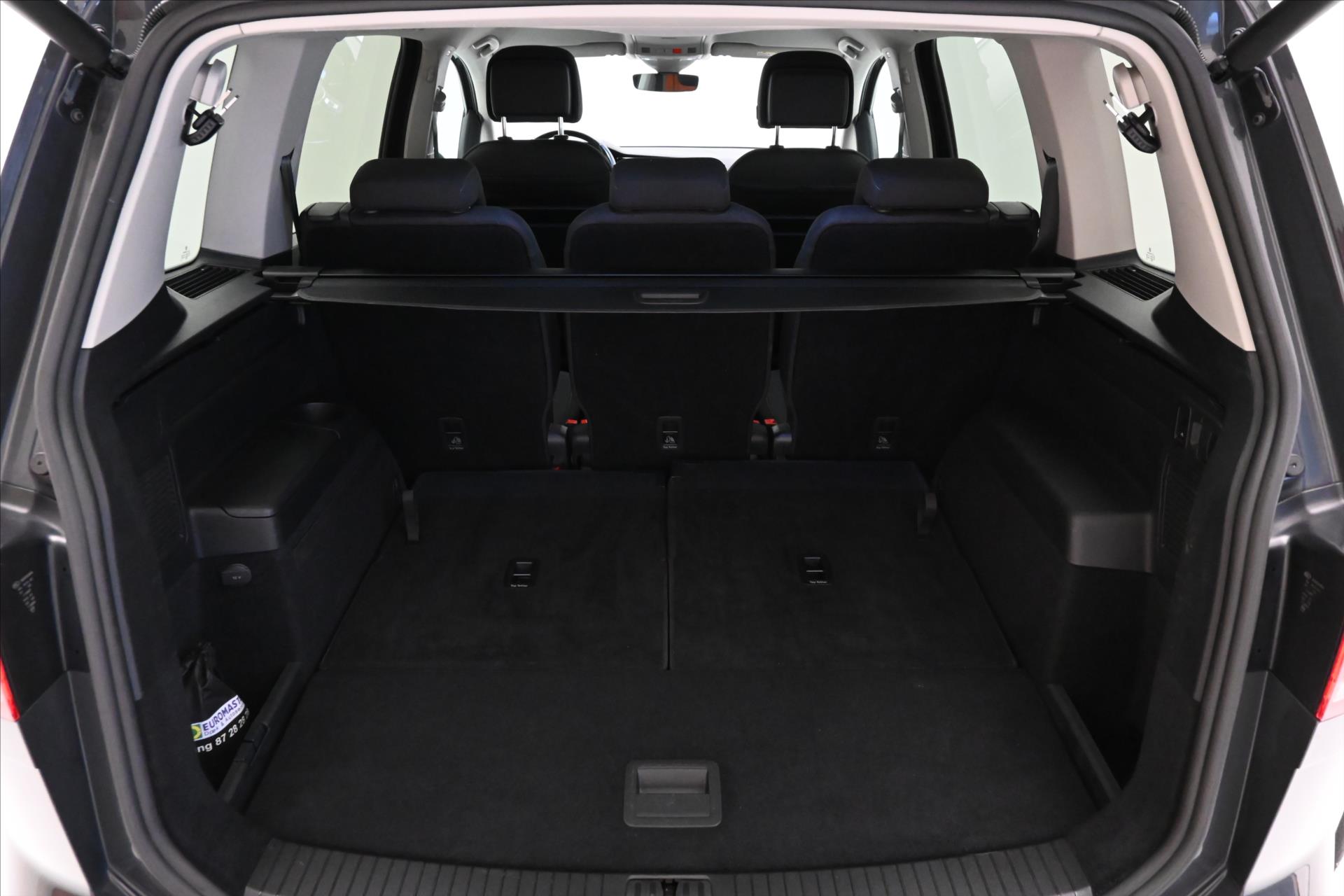 Hlavní fotografie vozu Volkswagen Touran 2,0 TDI 110 KW DSG 7 MÍST Záruka až 5 let (12)