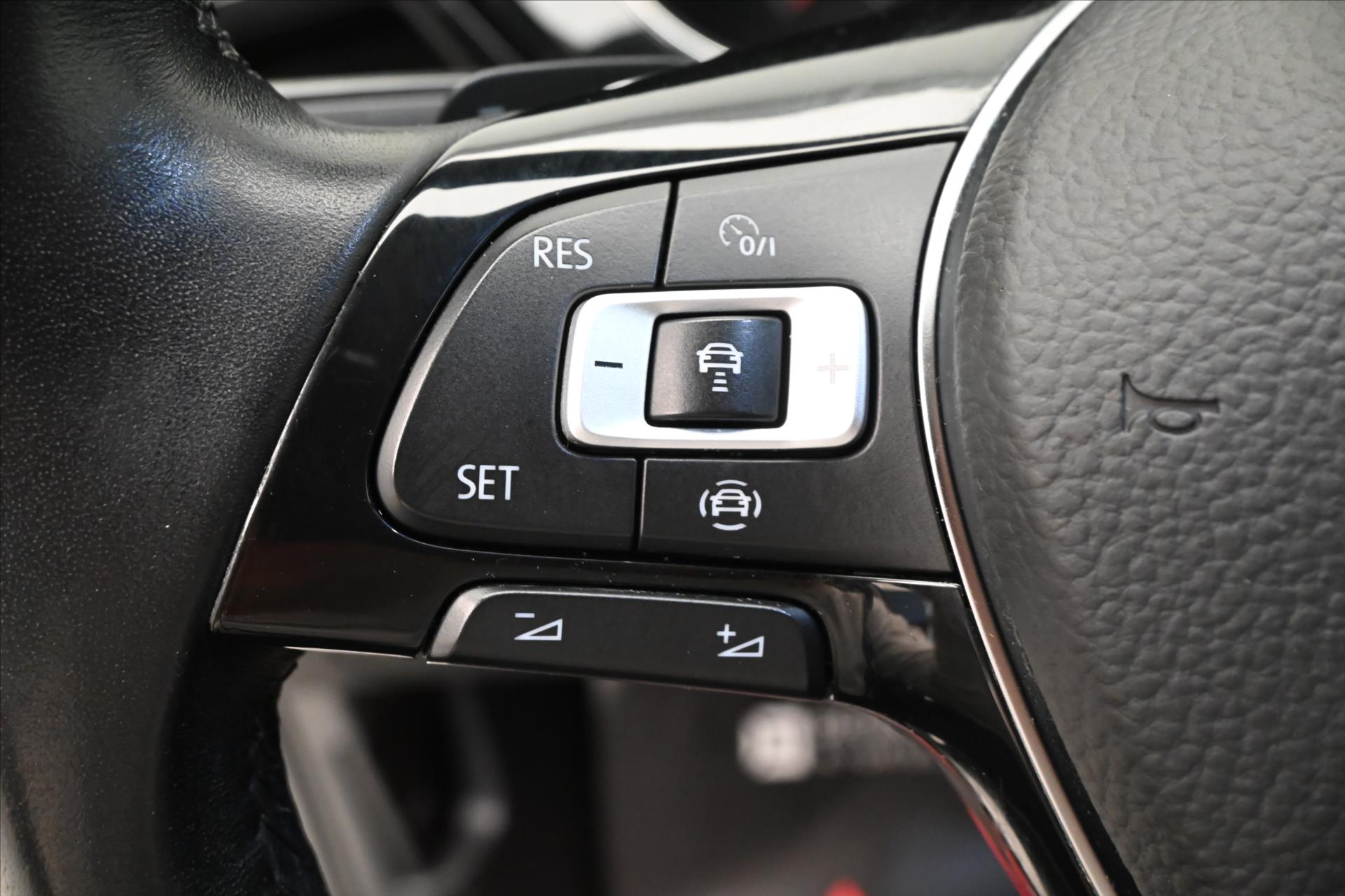 Hlavní fotografie vozu Volkswagen Touran 2,0 TDI 110 KW DSG 7 MÍST Záruka až 5 let (25)