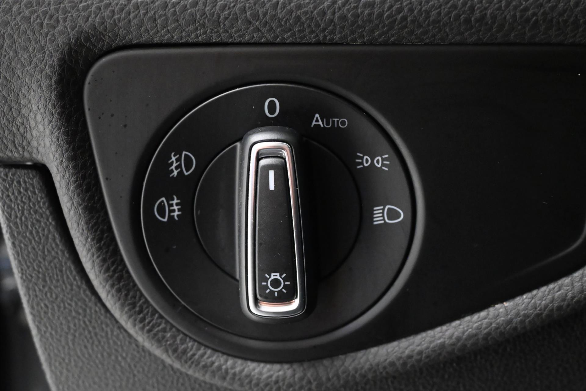 Hlavní fotografie vozu Volkswagen Touran 2,0 TDI 110 KW DSG 7 MÍST Záruka až 5 let (28)