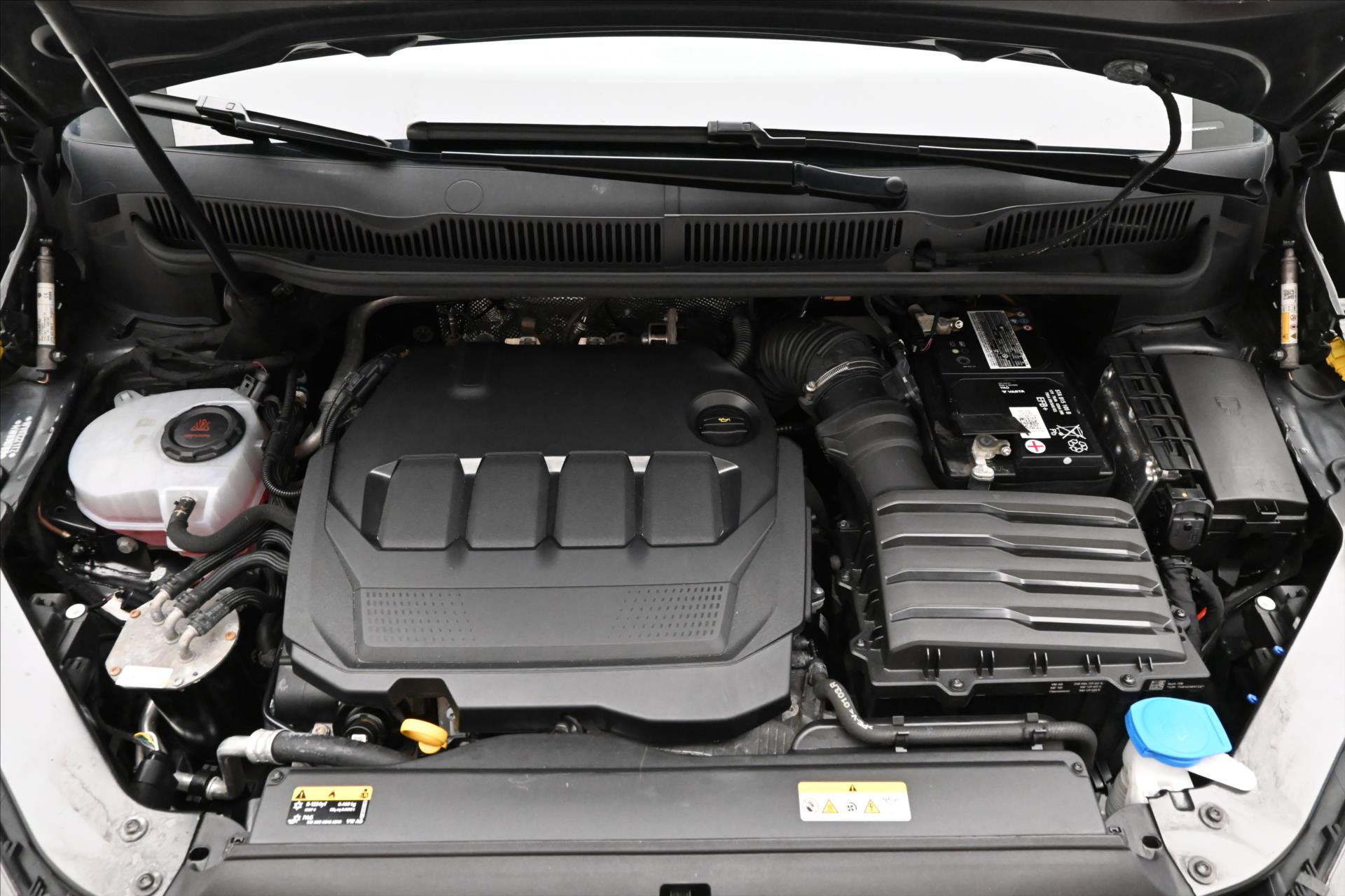 Hlavní fotografie vozu Volkswagen Touran 2,0 TDI 110 KW DSG 7 MÍST Záruka až 5 let (10)