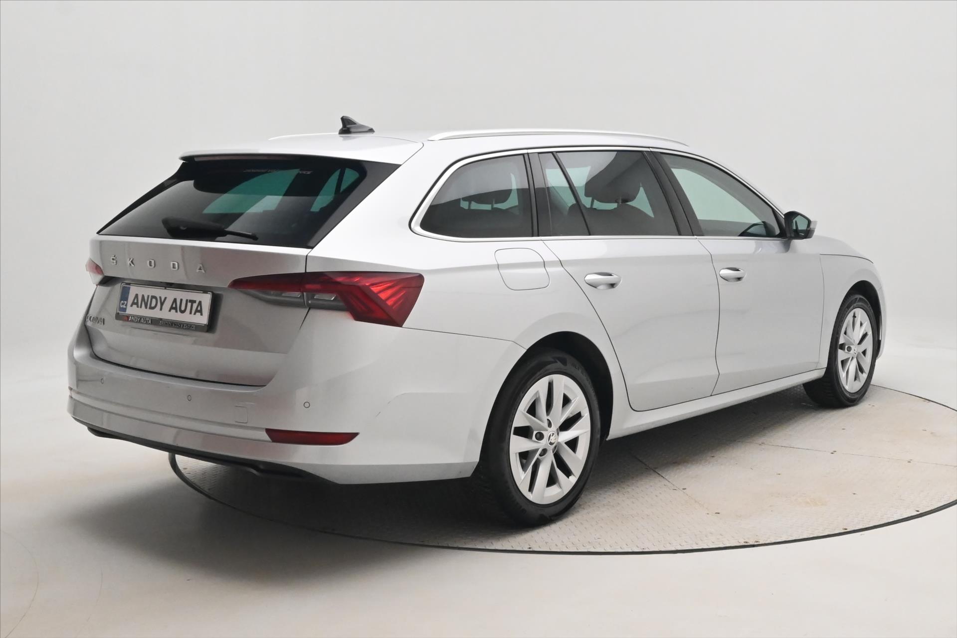 Hlavní fotografie vozu Škoda Octavia 2,0 TDI 110 kW DSG Style Záruka až 5 let (6)