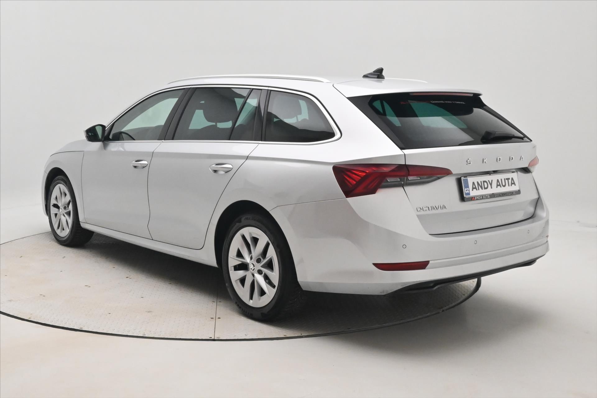 Hlavní fotografie vozu Škoda Octavia 2,0 TDI 110kW DSG Style Záruka až 5 let (8)