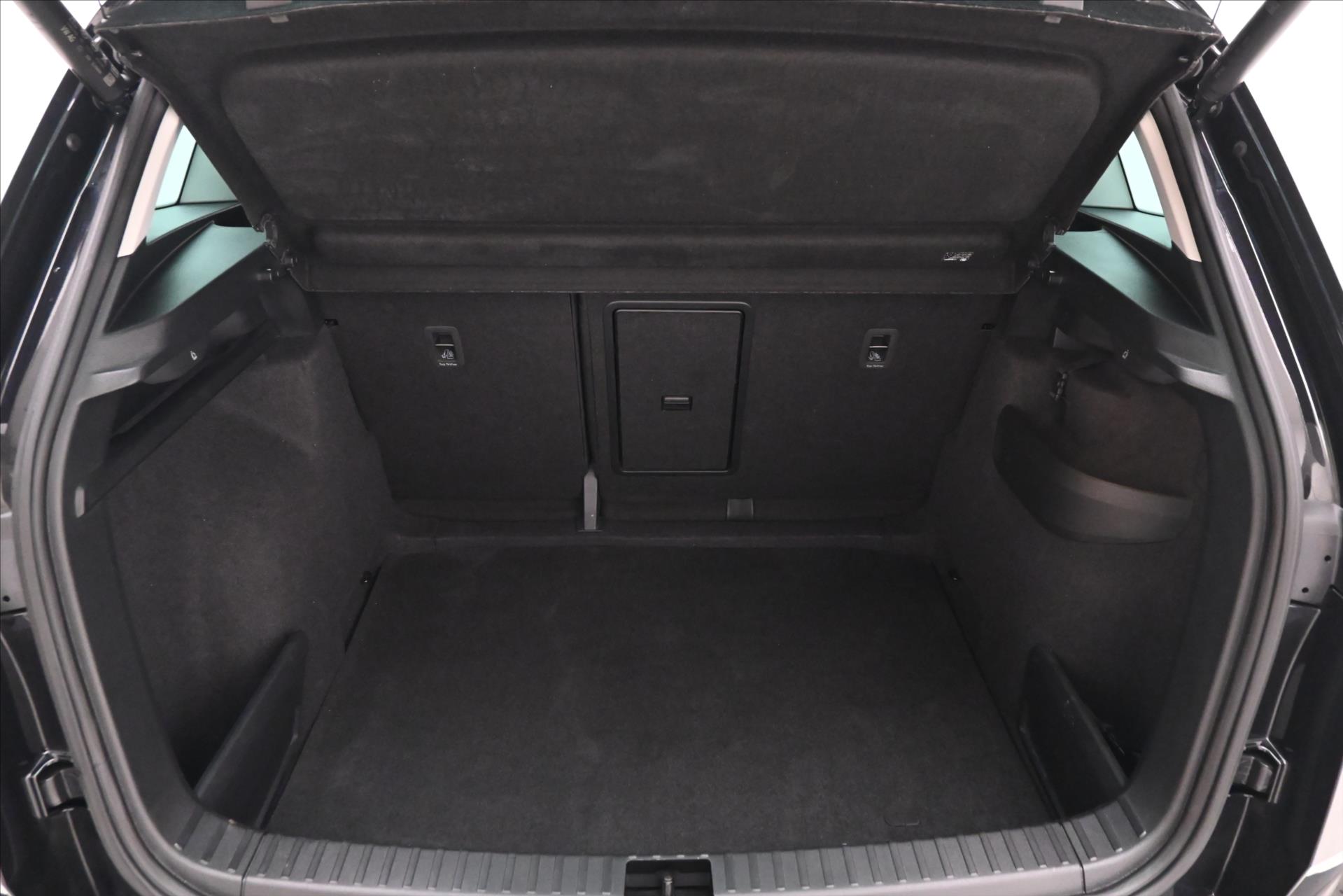 Hlavní fotografie vozu Škoda Karoq 2,0 TDI 85kW DSG Ambition Záruka až 5 let (10)