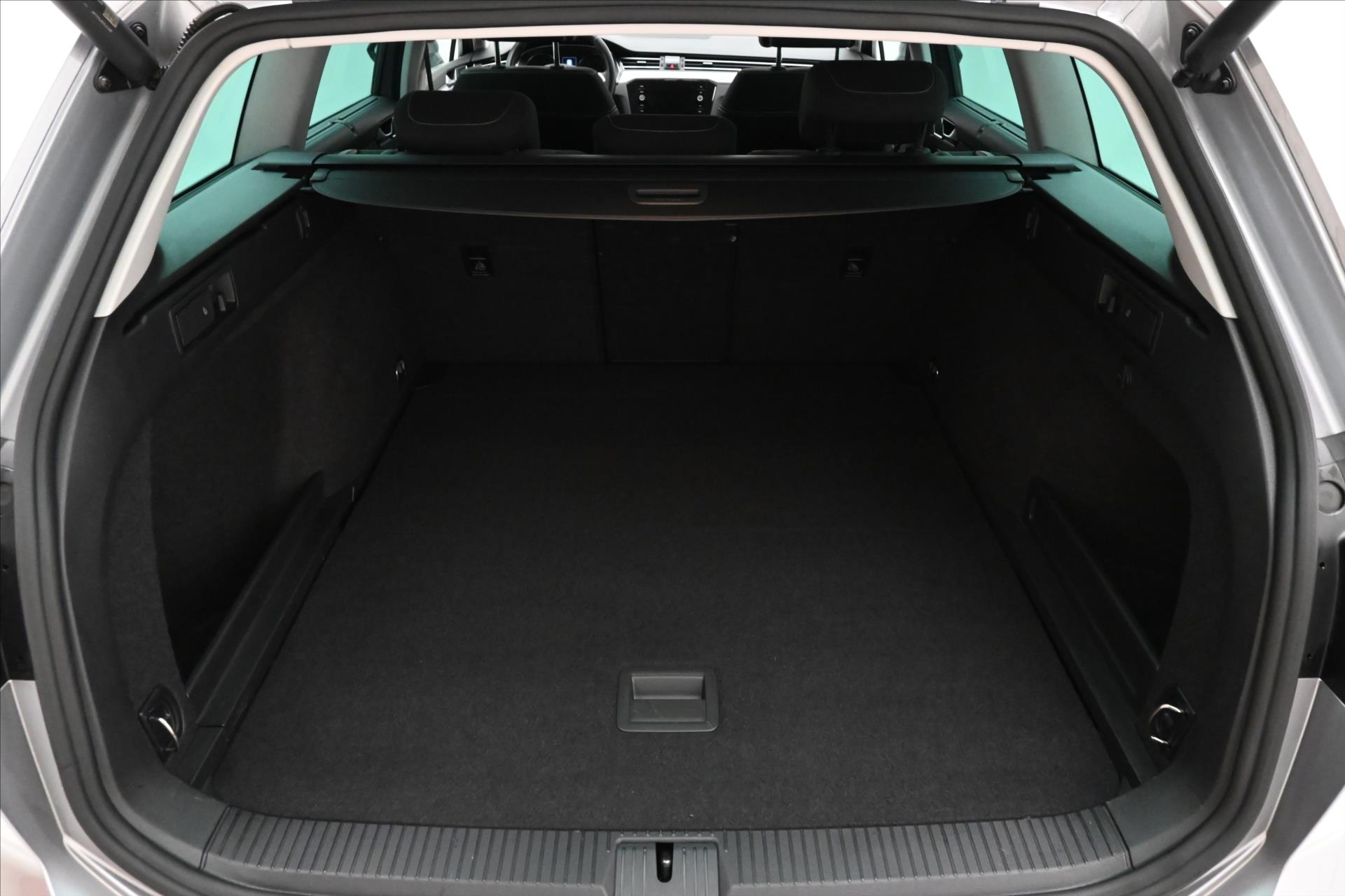 Hlavní fotografie vozu Volkswagen Passat 2,0 TDI 110 kW DSG Business Záruka až 5 let (11)